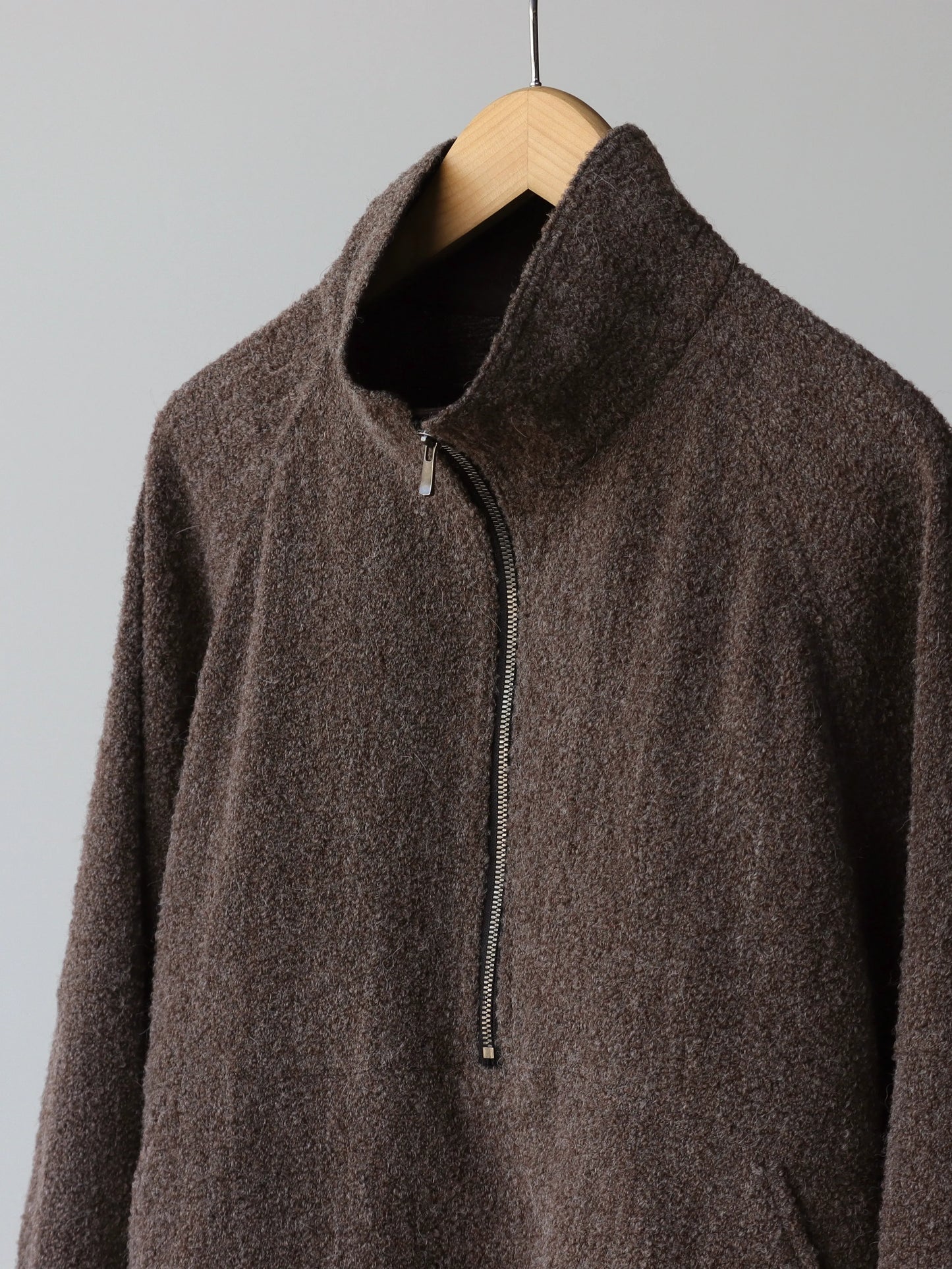 山内 | アルパカボア・ジッププルオーバー ash gray