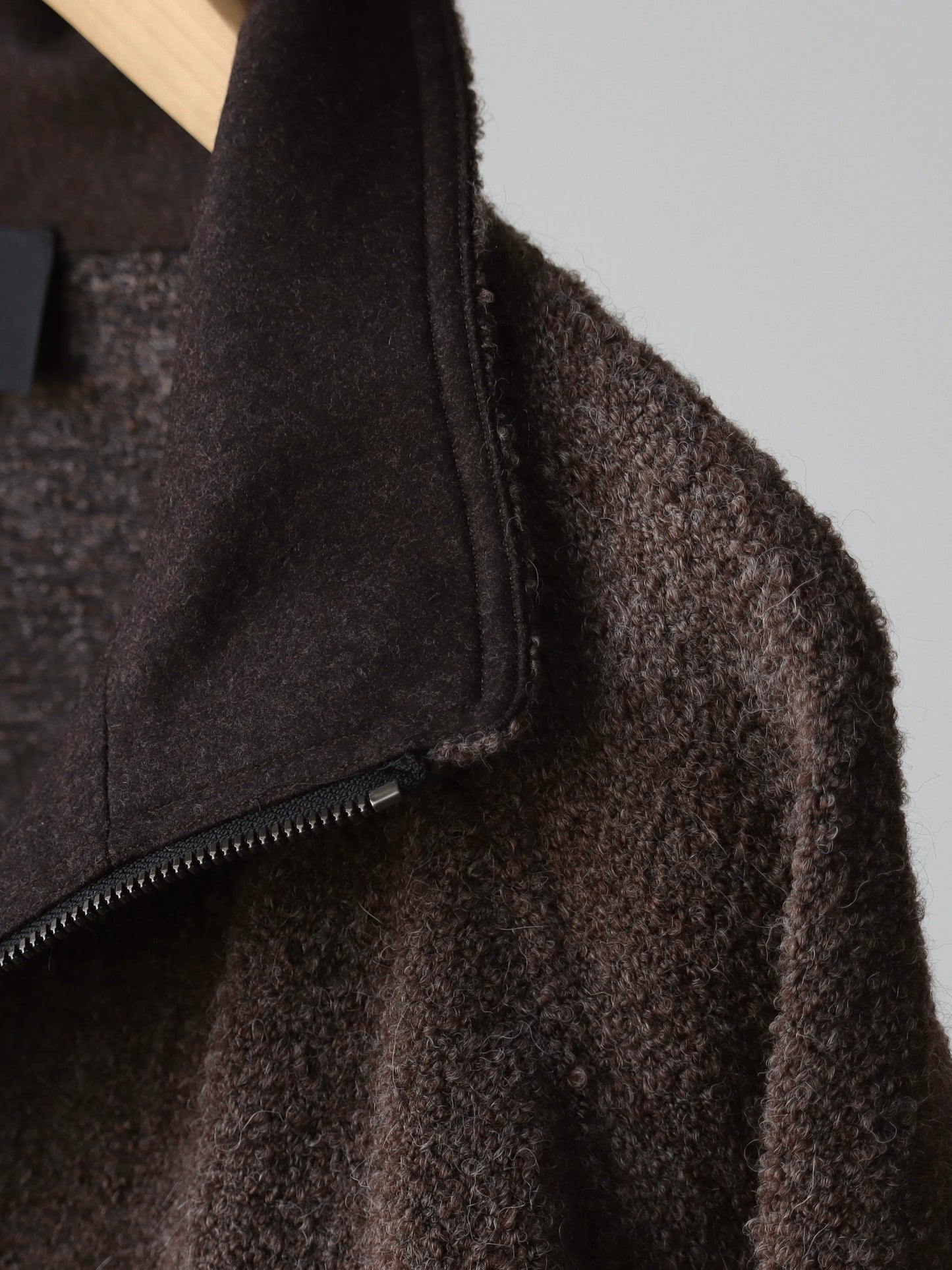 山内 | アルパカボア・ジッププルオーバー ash gray