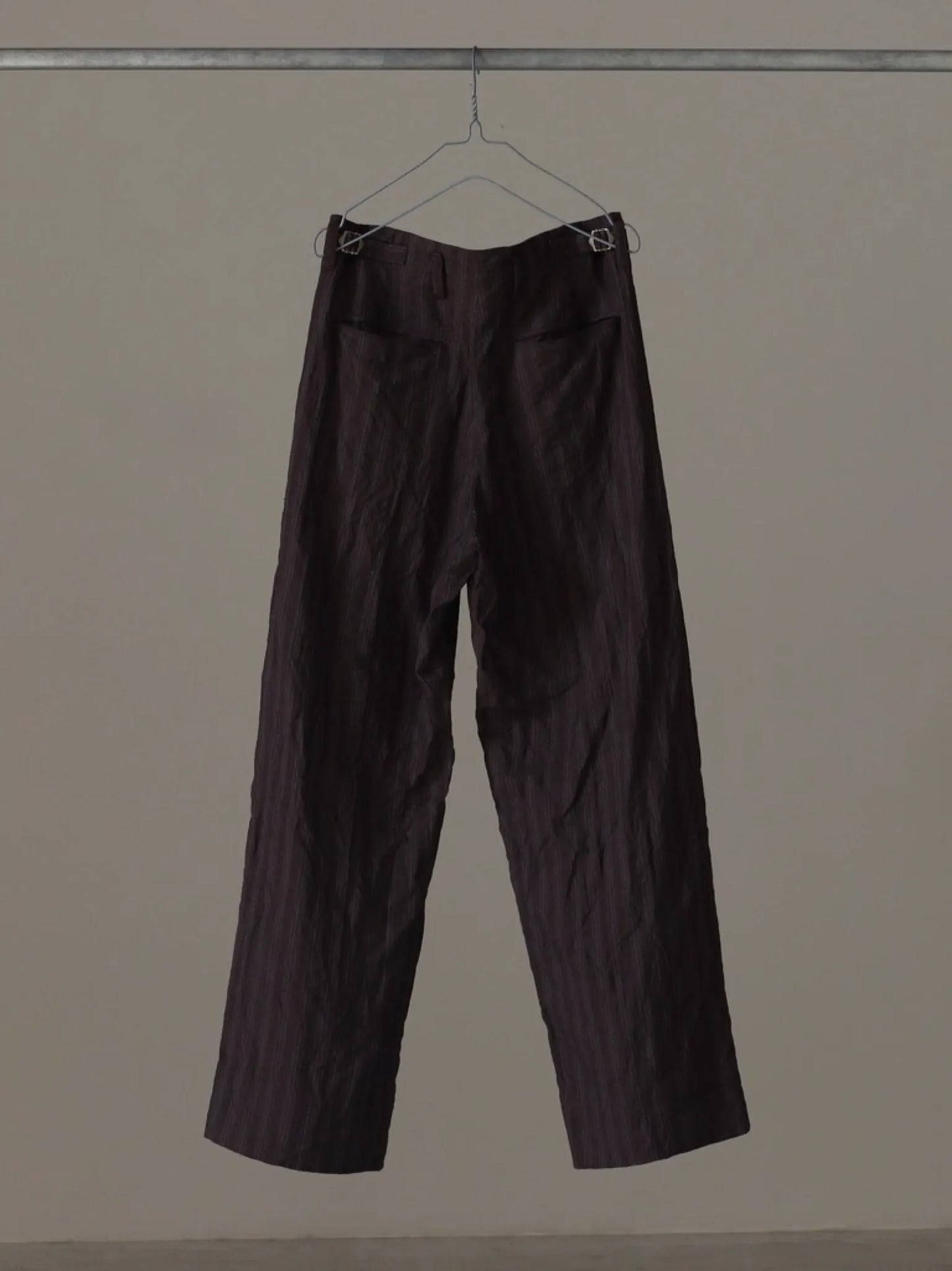calmlence-single-pleated-wide-pants-brn-2