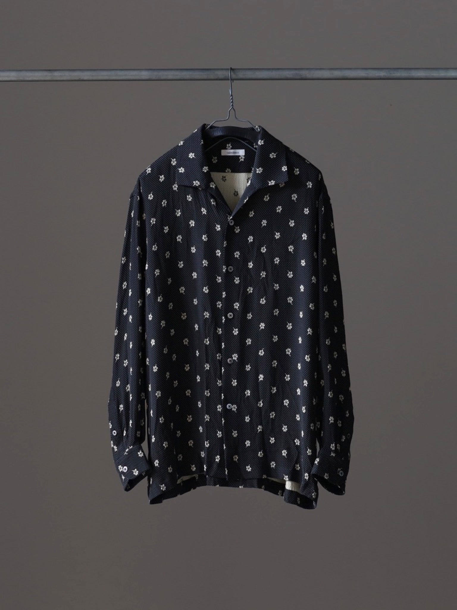 calmlence-classic-open-collar-shirt-blk-1