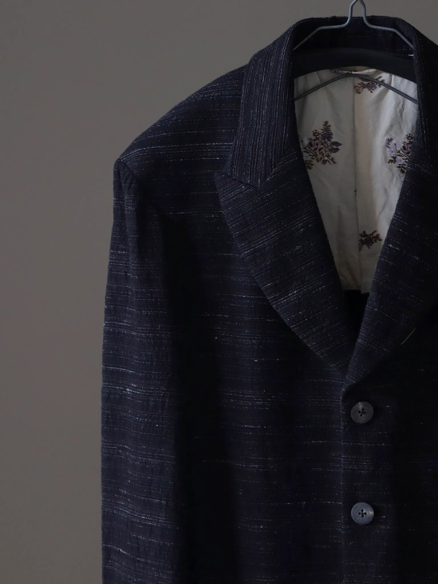 calmlence-peaked-lapel-sack-coat-blk-brn-3