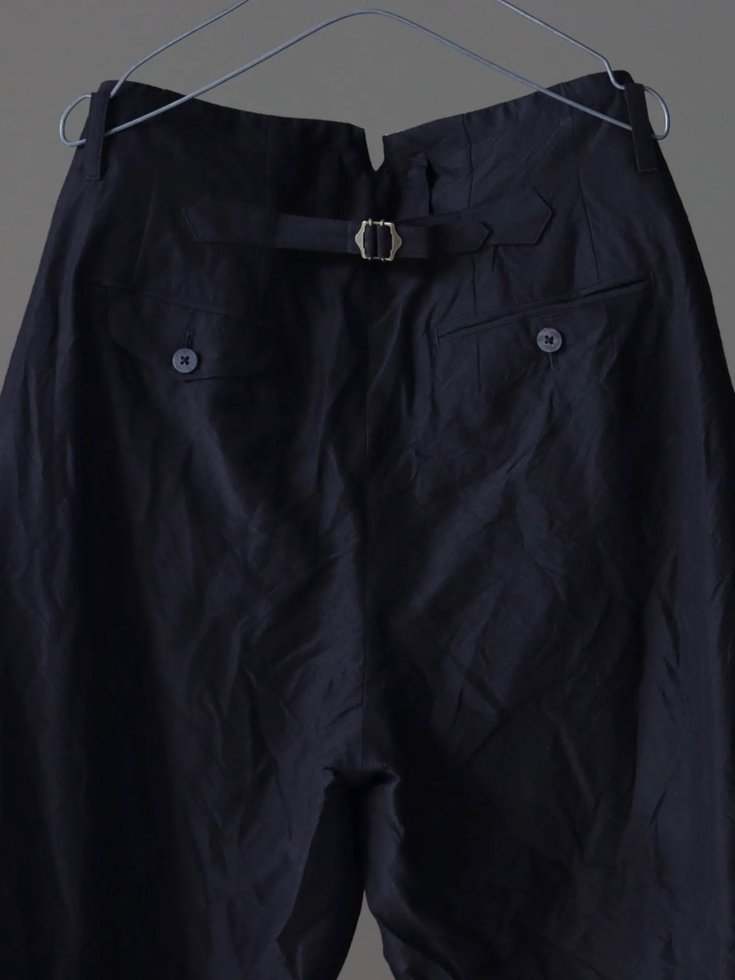 calmlence-triple-pleated-wide-tapered-trouser-dbrn-3