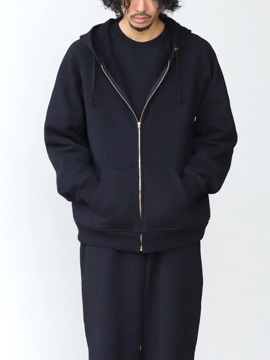 comoli-コットン裏毛-ジップパーカ-black-1