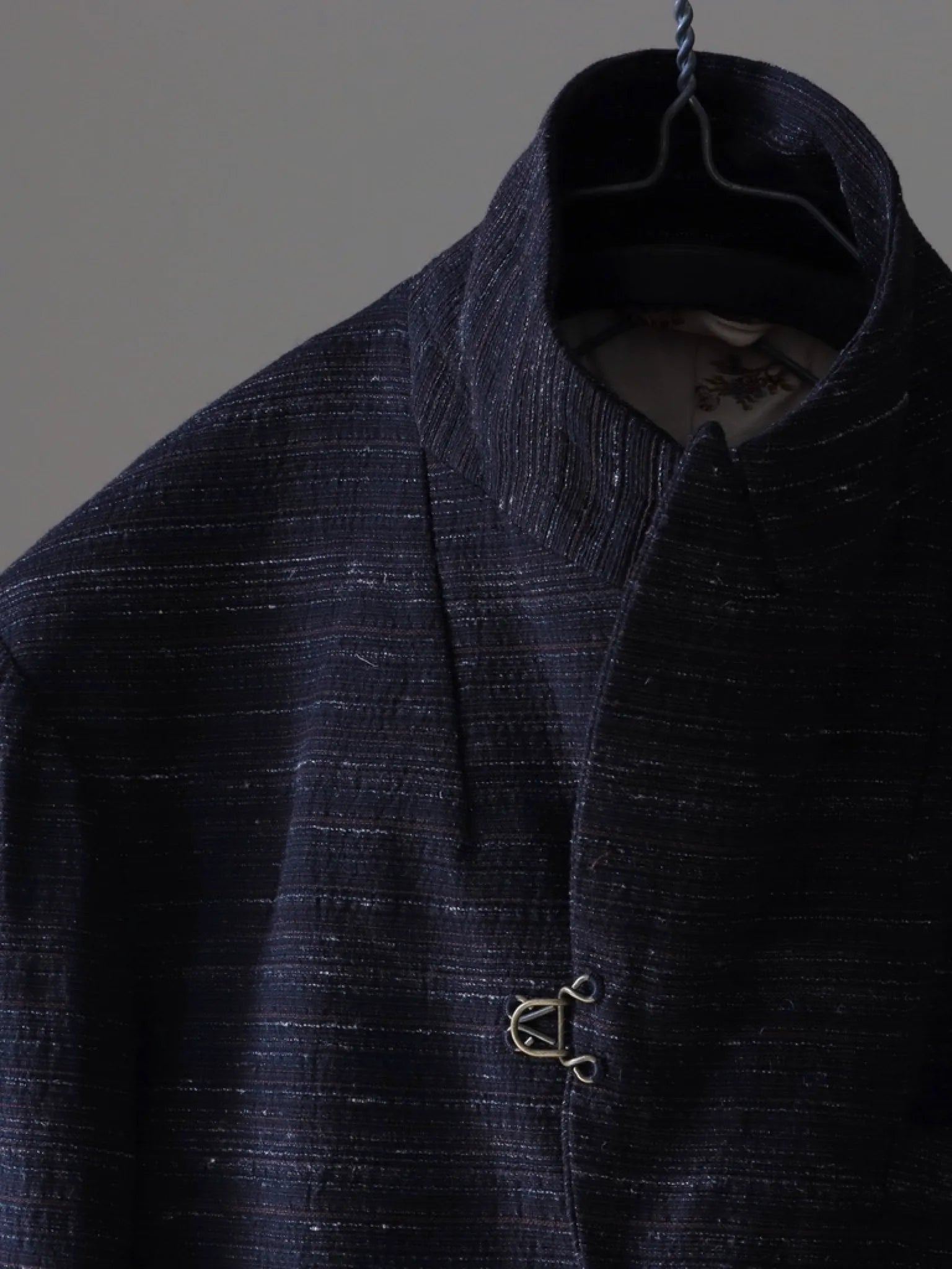 calmlence-peaked-lapel-sack-coat-blk-brn-2