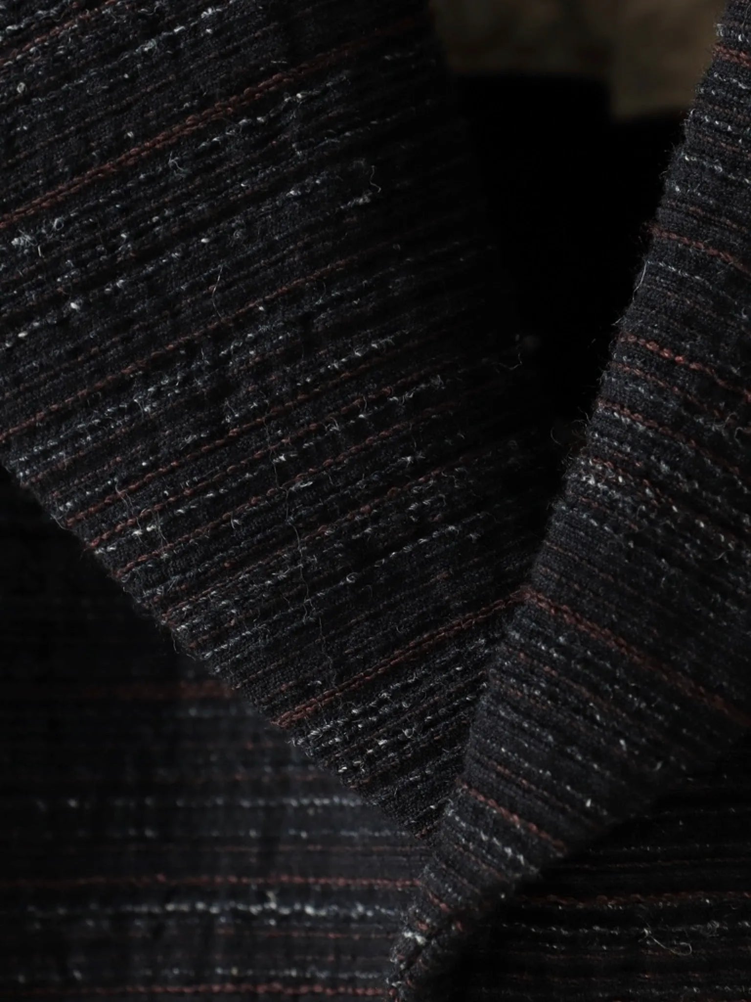 calmlence-peaked-lapel-sack-coat-blk-brn-4