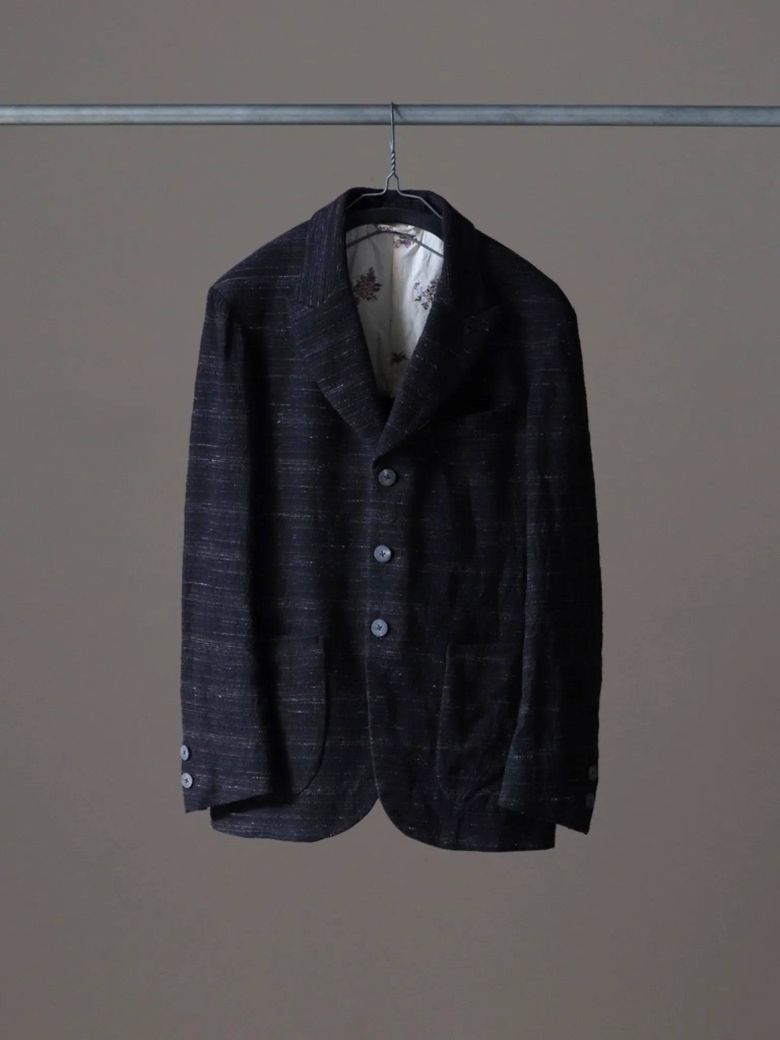 calmlence-peaked-lapel-sack-coat-blk-brn-1