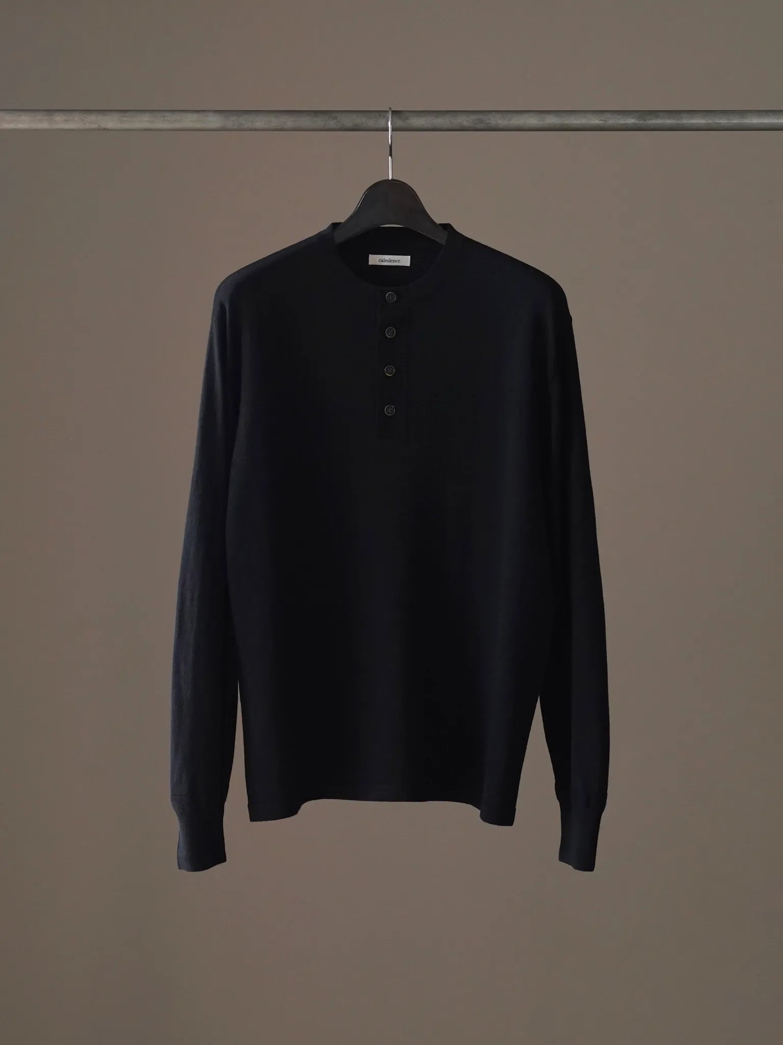 calmlence-henley-neck-ls-t-shirt-blk-1