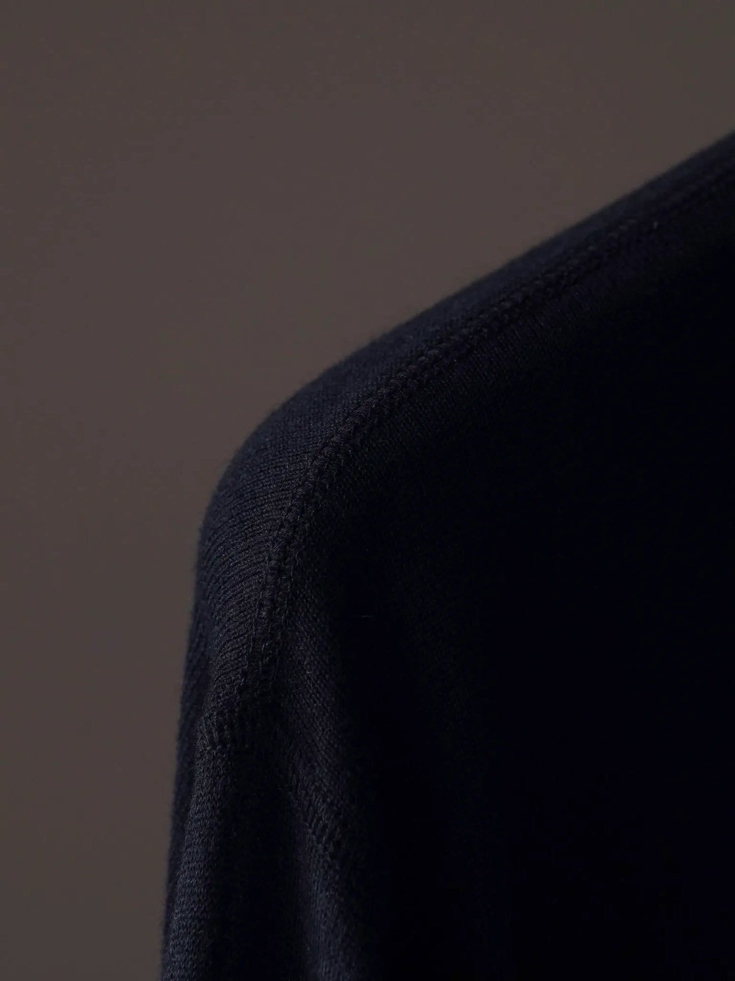 calmlence | HENLEY NECK LS T-SHIRT BLK