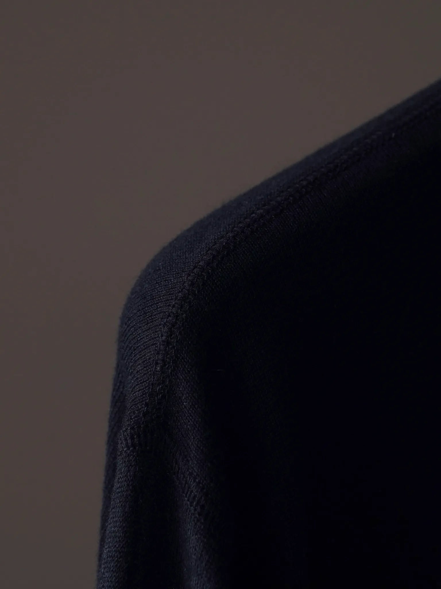 calmlence-henley-neck-ls-t-shirt-blk-4