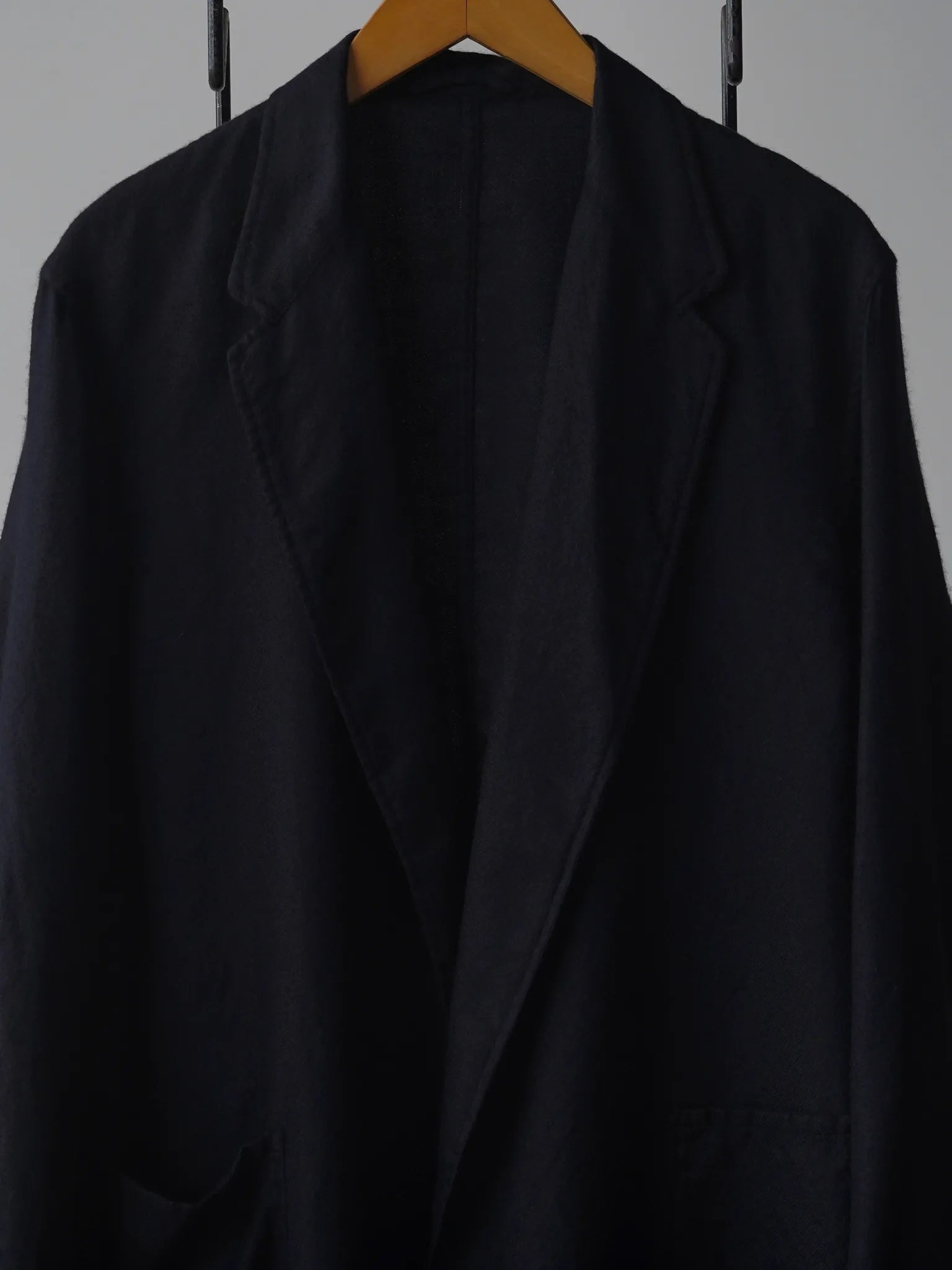 comoli-カシミヤシルク-製品染ジャケット-navy-4