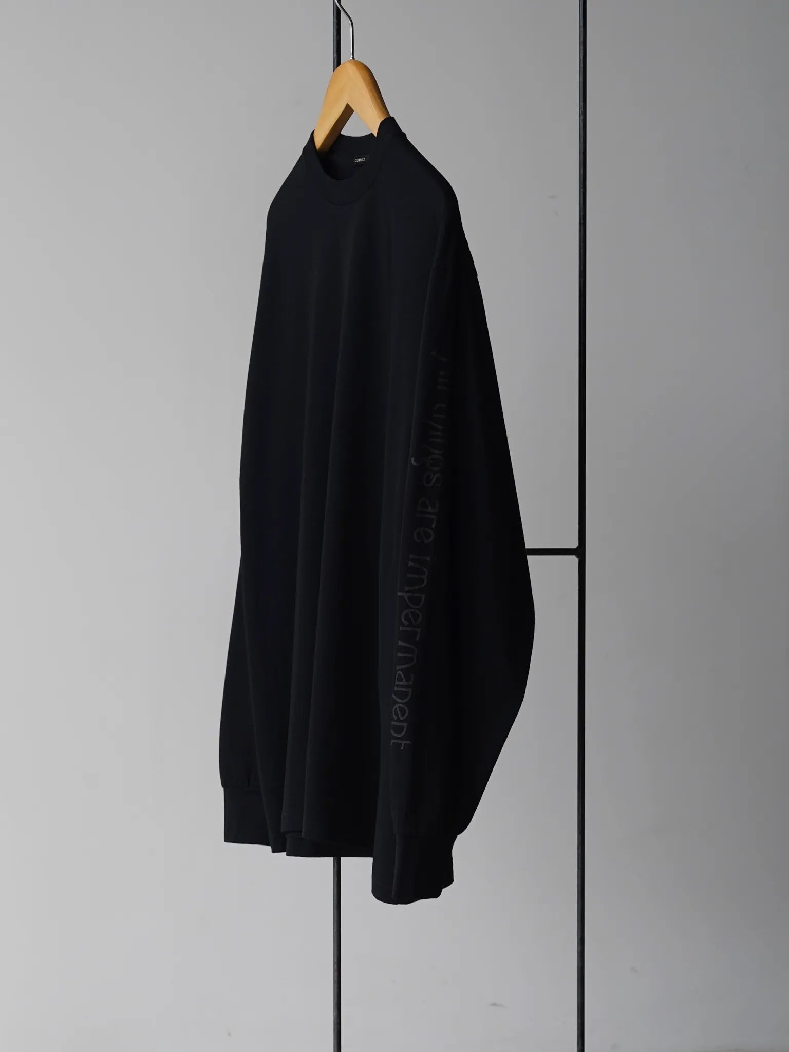 comoli-コットンカシミヤ-長袖tシャツ-black-2
