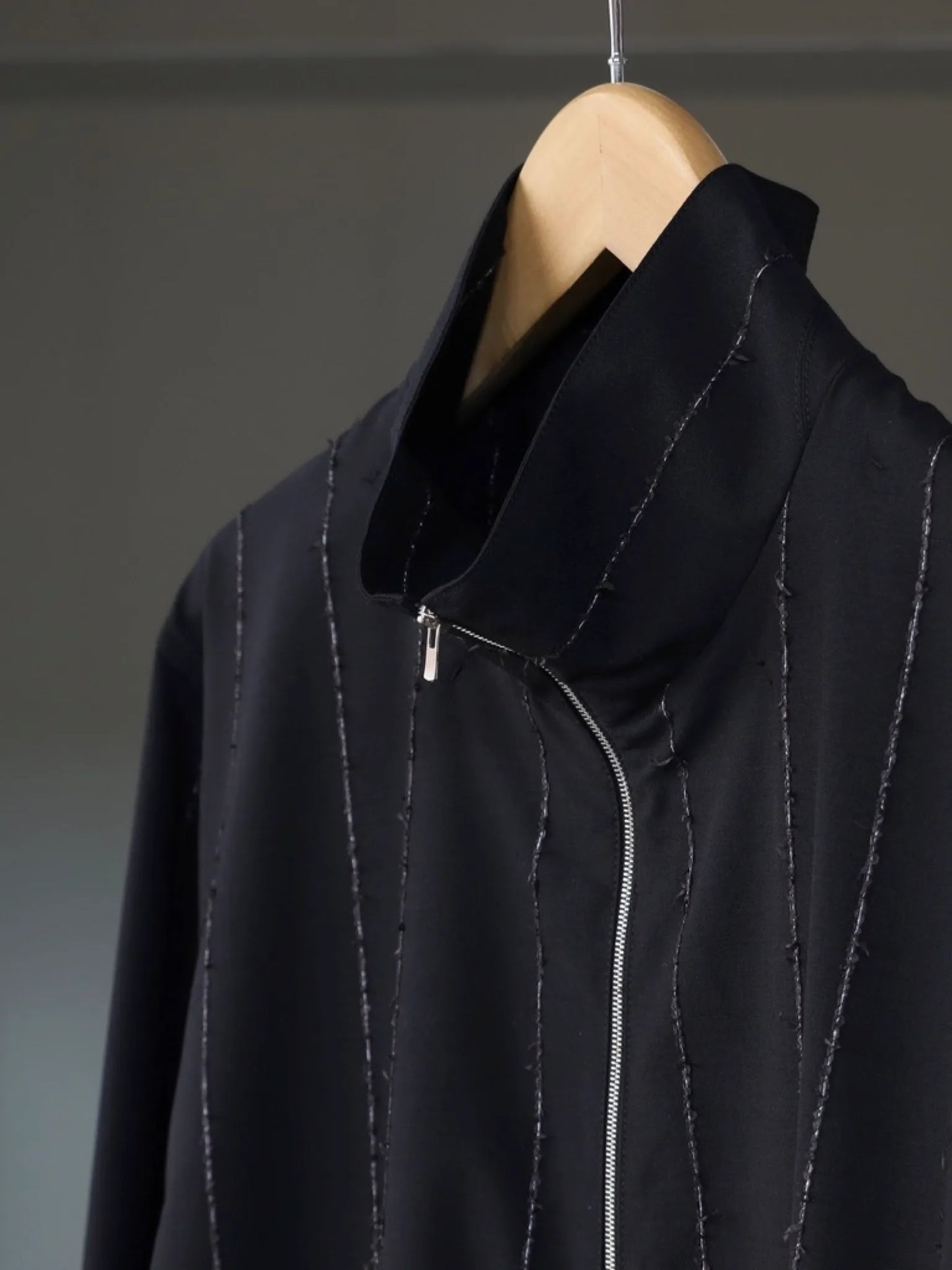 irenisa-training-jacket-black-stripe-2