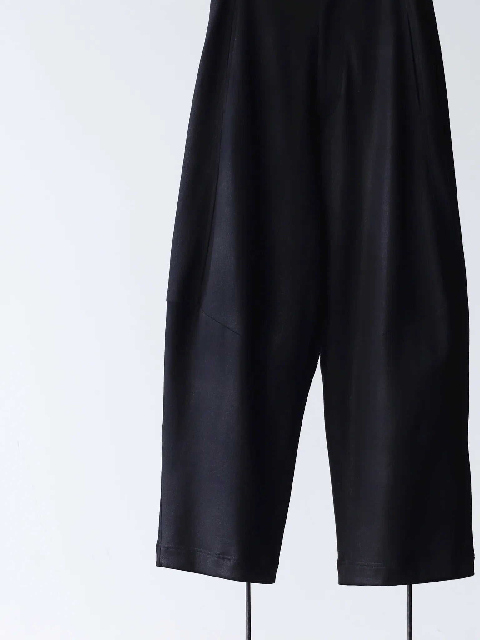 nomat-curve-pants-black-paint-black-2