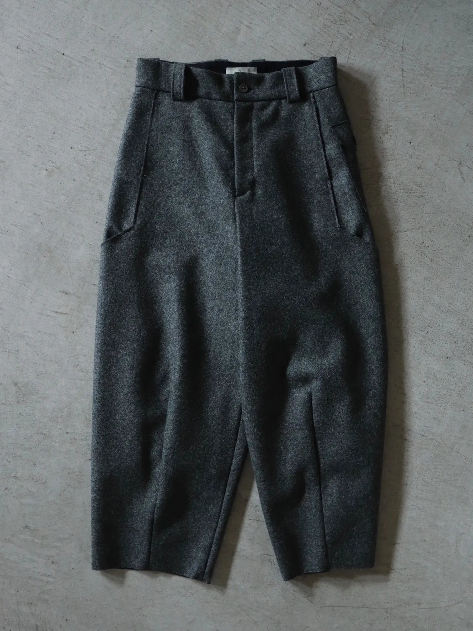 amachi-covered-baggy-mix-gray-1