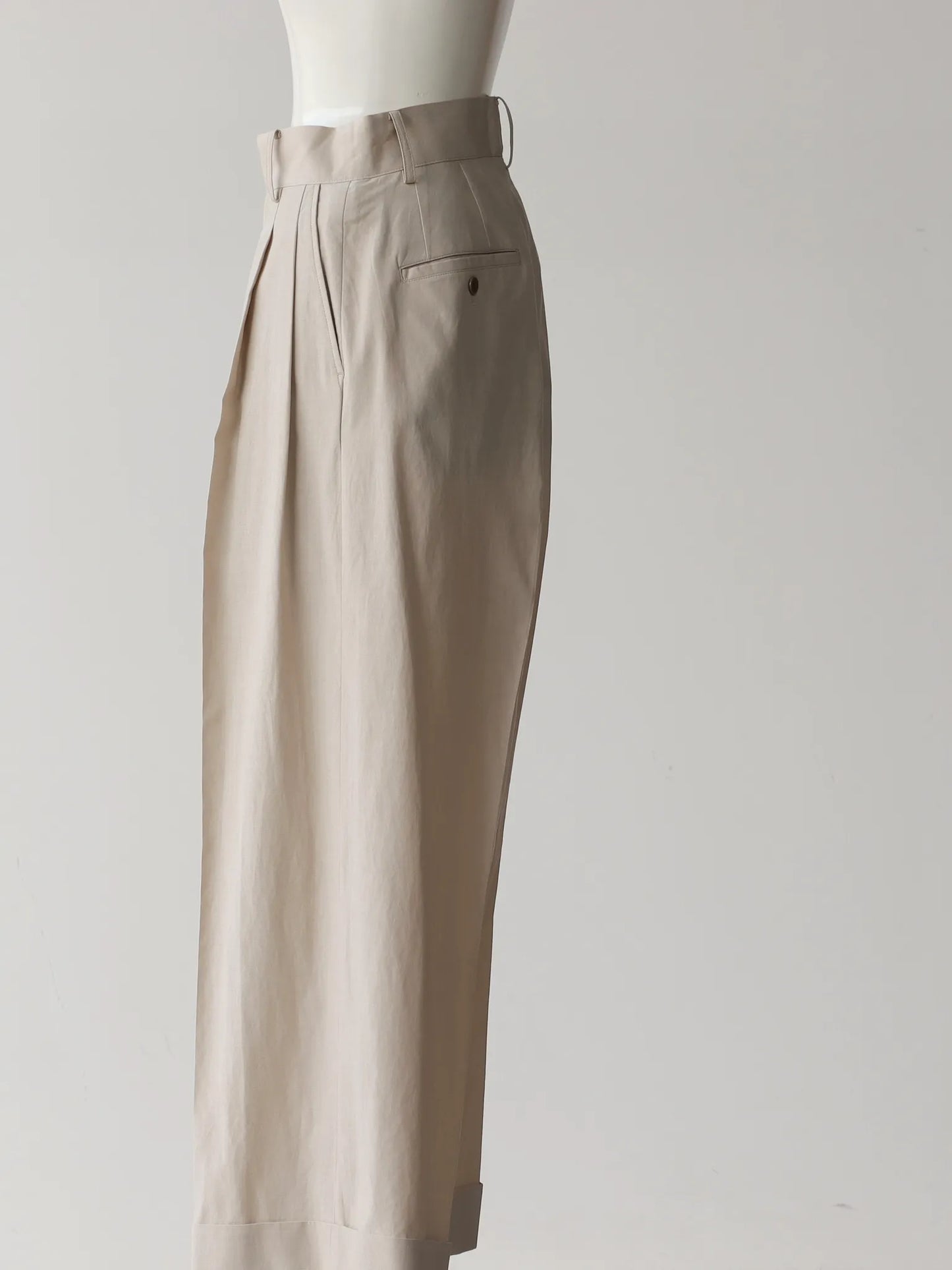 kakan-pleated-wide-trousers-beige-4