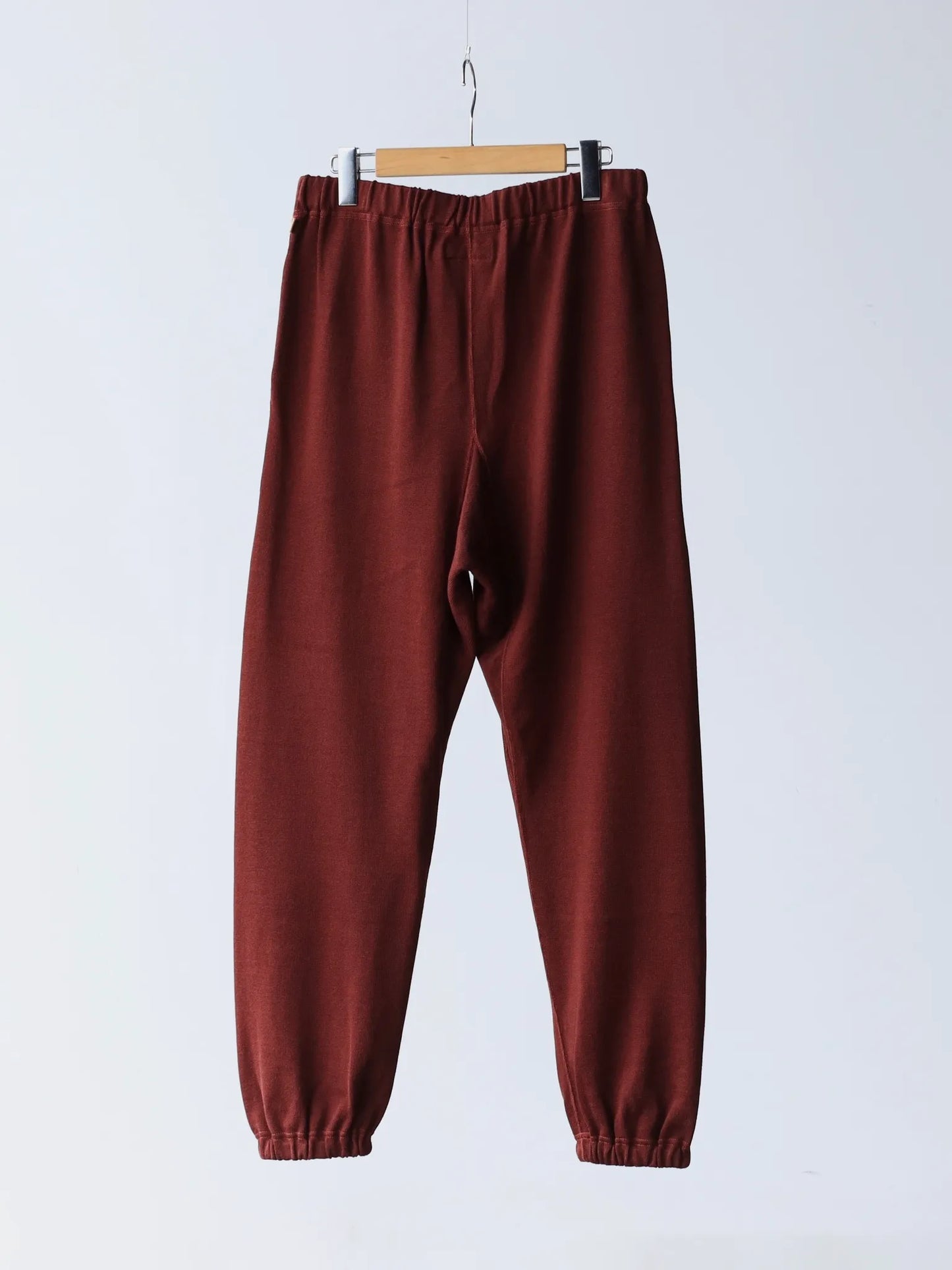 medium-sportswear-warmup-pants-shiny-wine-2