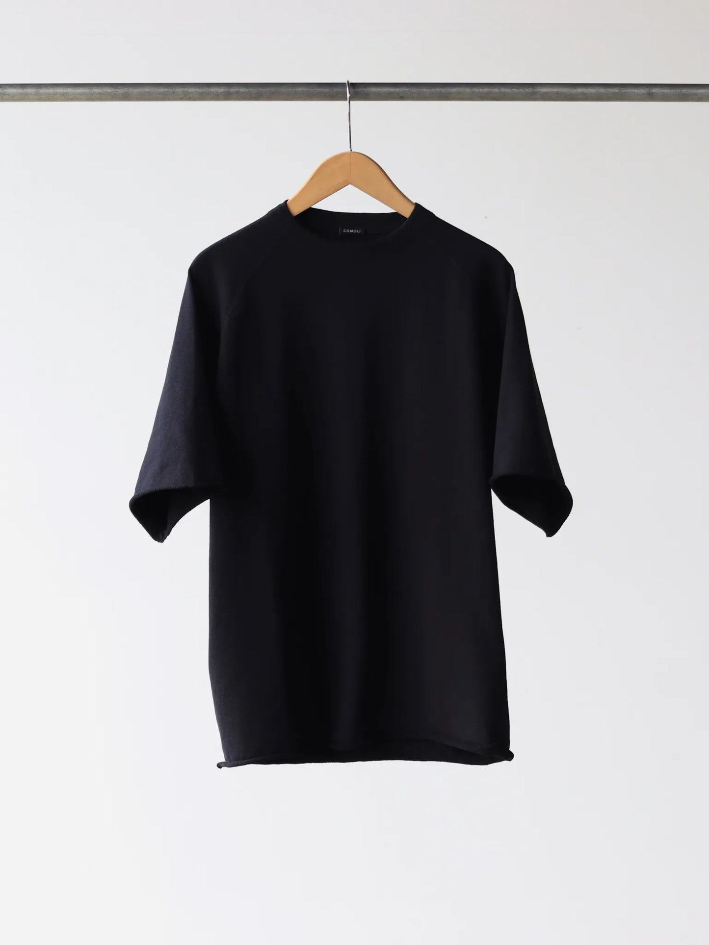 comoli-lwコットン裏毛-半袖クルー-black-1