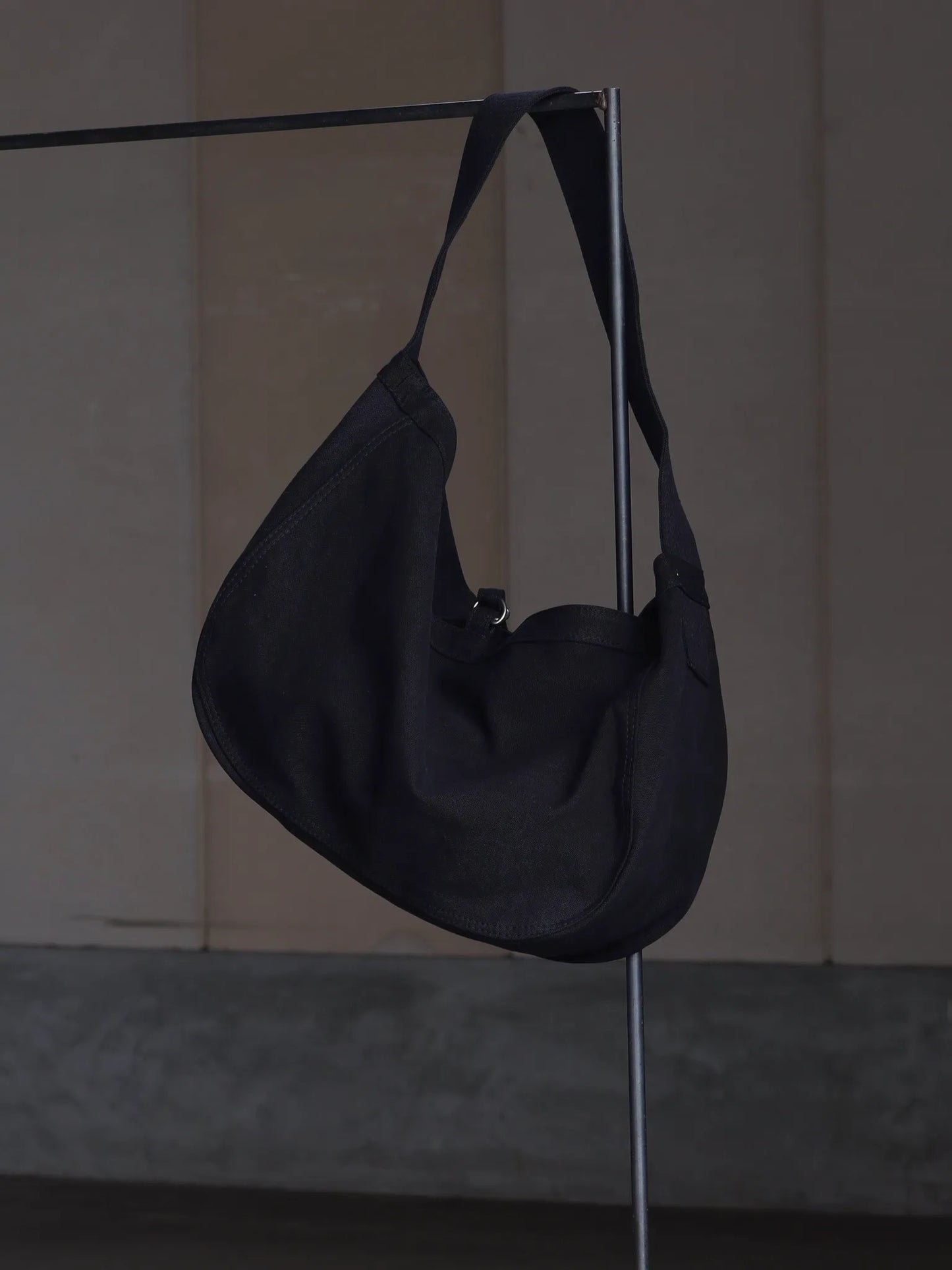 TT | NEWSBOY BAG 블랙