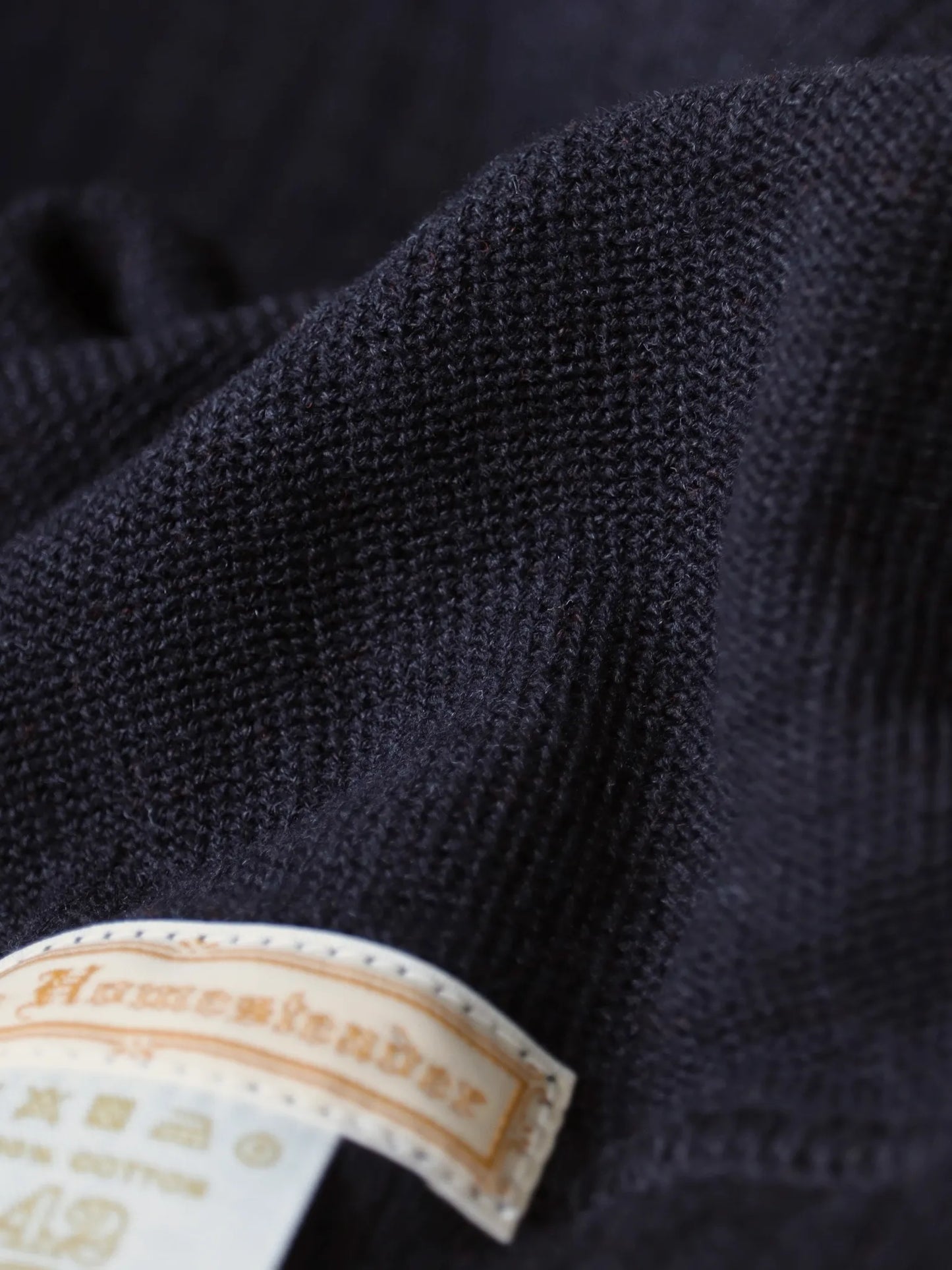 OLDE HOMESTEADER | Y NECK SHORT SLEEVE BLACK