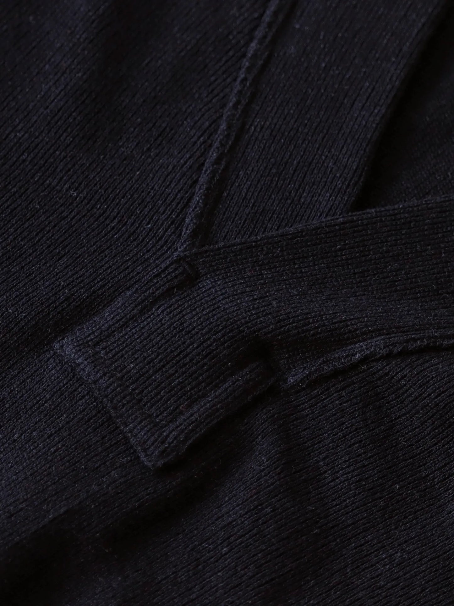 OLDE HOMESTEADER | Y NECK SHORT SLEEVE BLACK