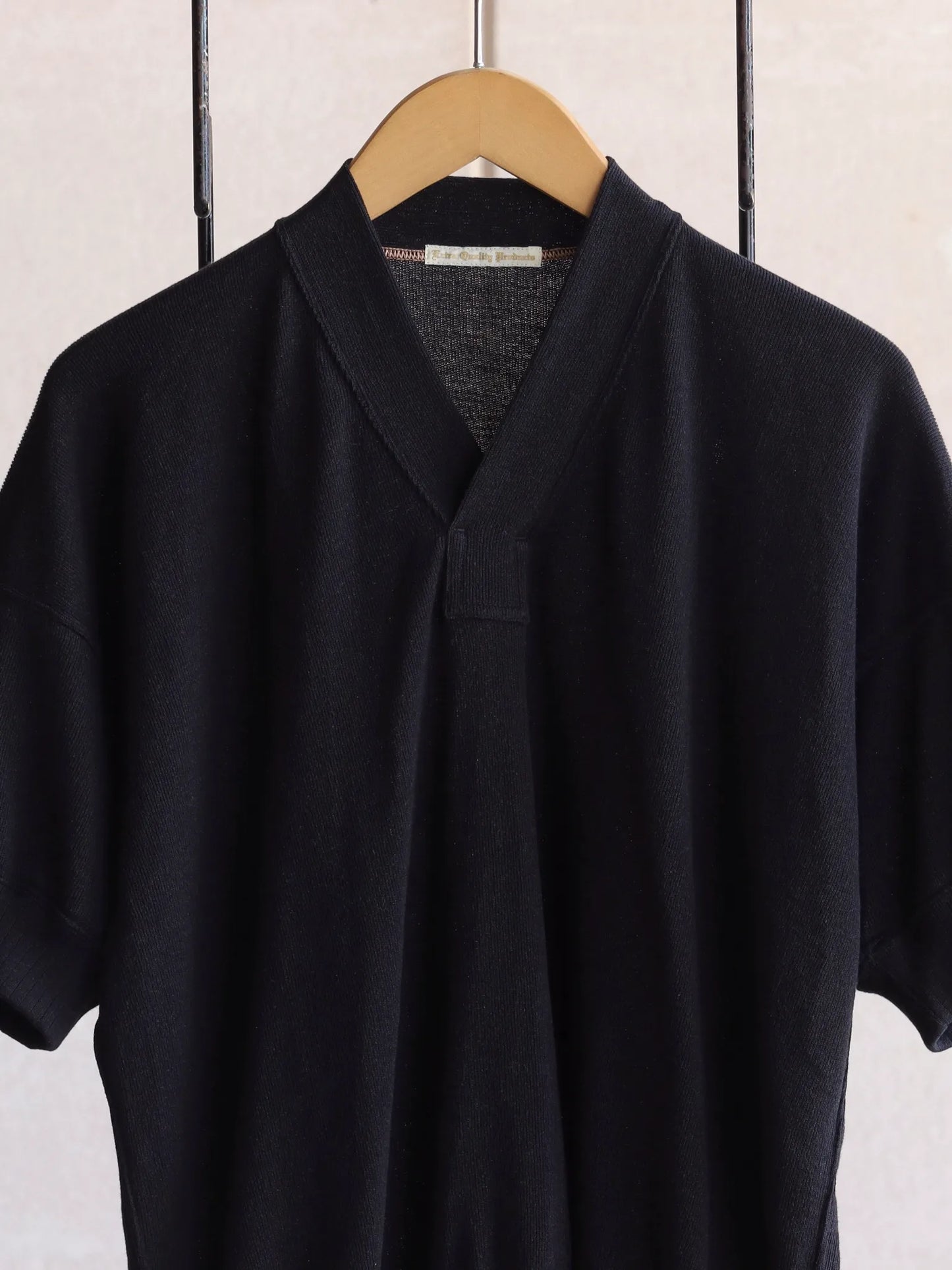 OLDE HOMESTEADER | Y NECK SHORT SLEEVE BLACK
