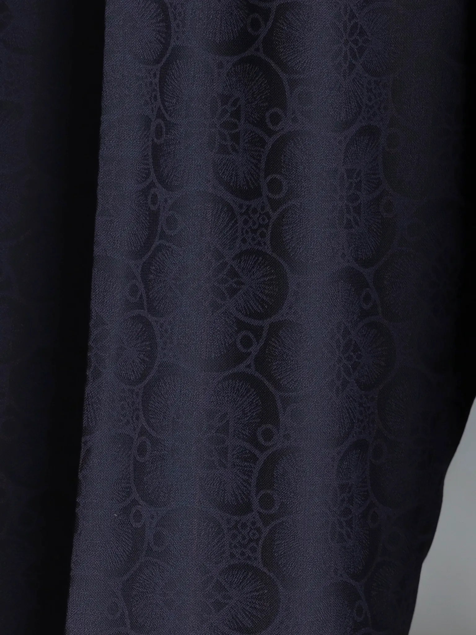 nonnotte-draping-elastic-in-tuck-wide-trousers-deepnavy-blacktop-6