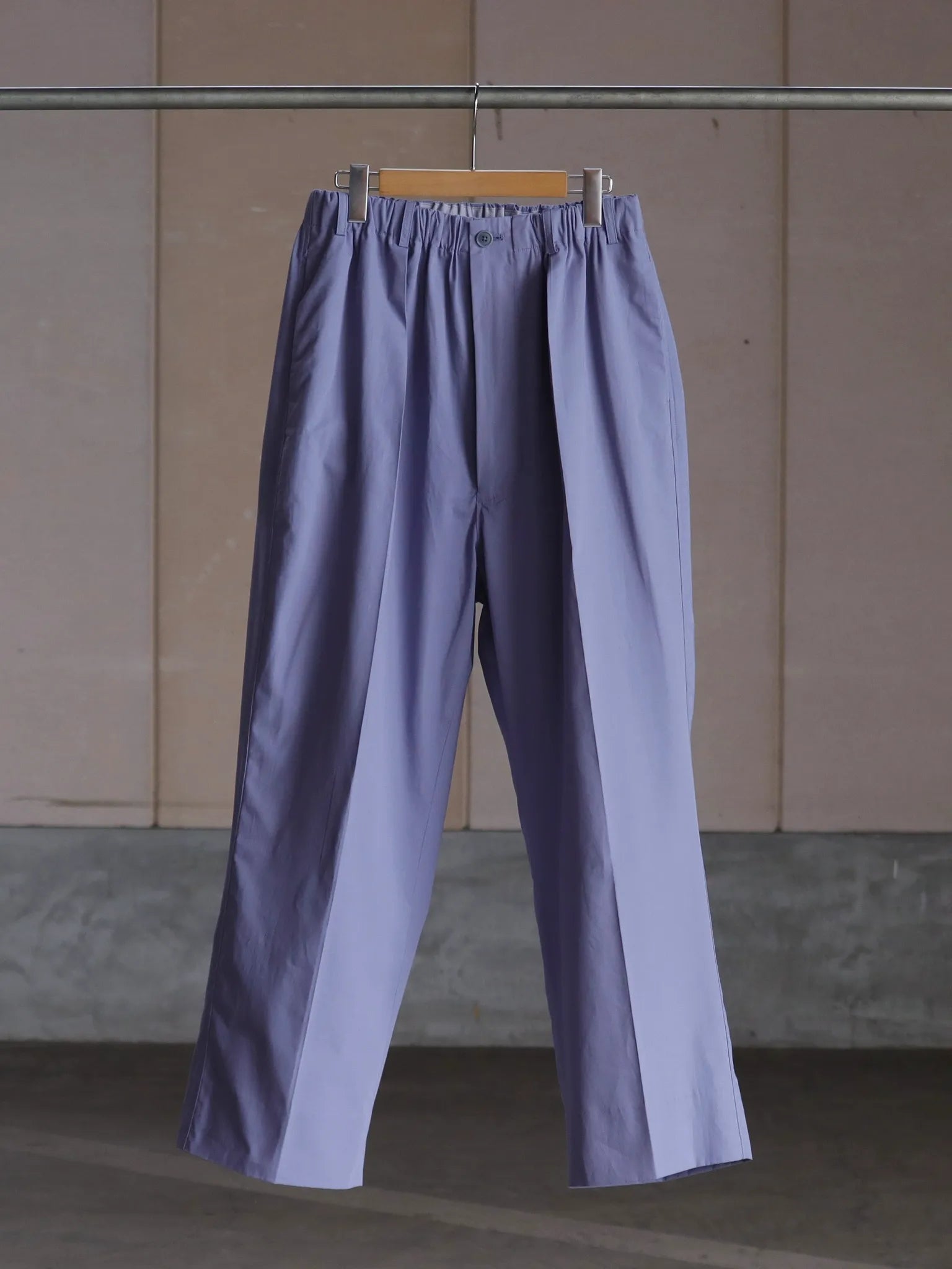 nonnotte-draping-elastic-in-tuck-wide-trousers-blue-granite-4