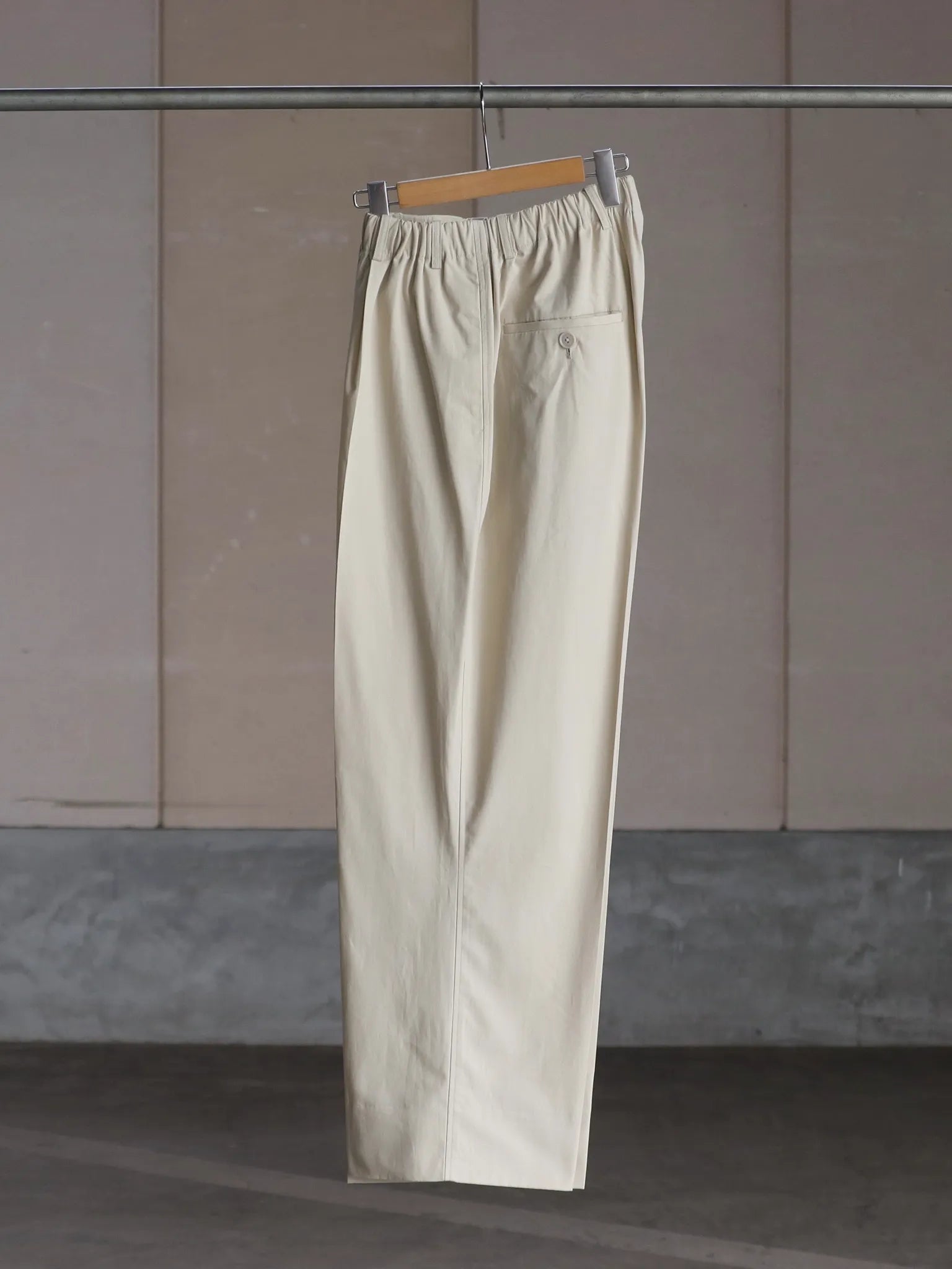 nonnotte-draping-elastic-in-tuck-wide-trousers-tidal-foam-3