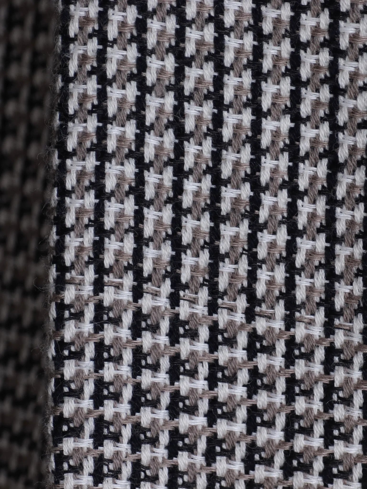 nonnotte-elastic-baggy-shorts-trousers-black-taupe-3