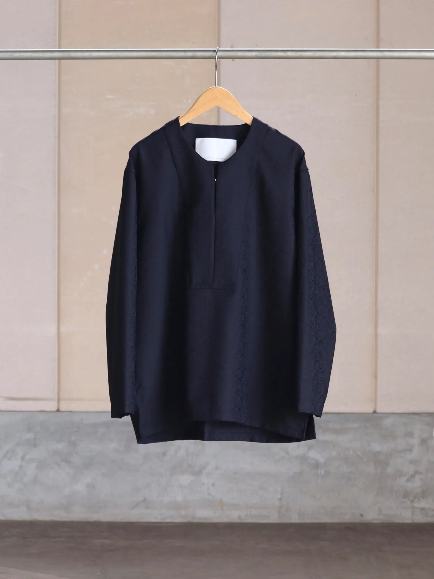 nonnotte-c-n-kaftan-shirt-deepnavy-blacktop-2