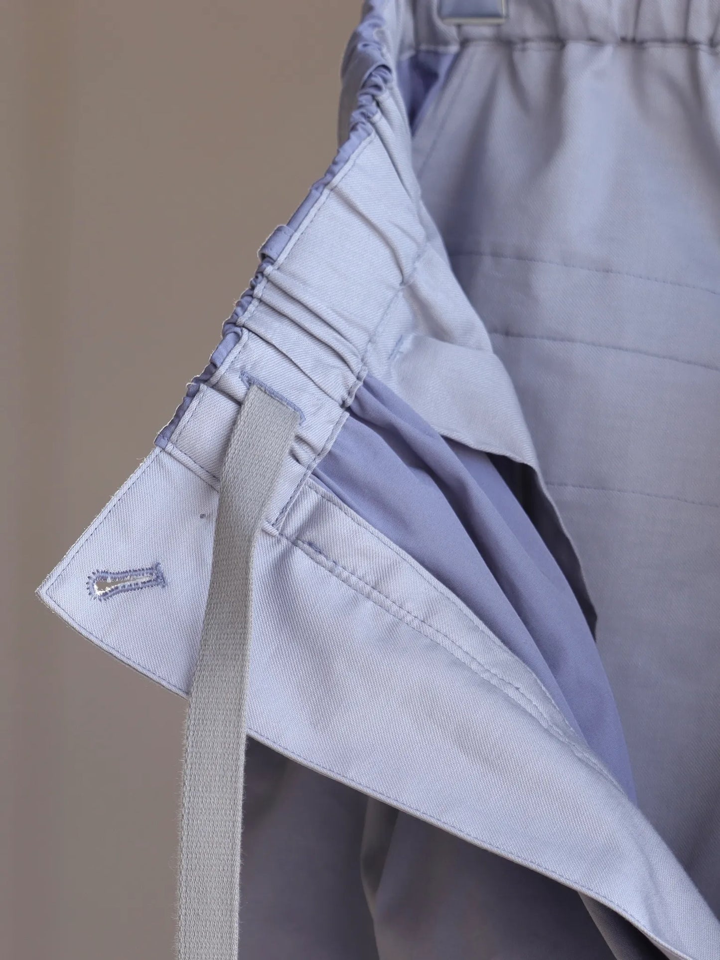 nonnotte-draping-elastic-in-tuck-wide-trousers-blue-granite-5