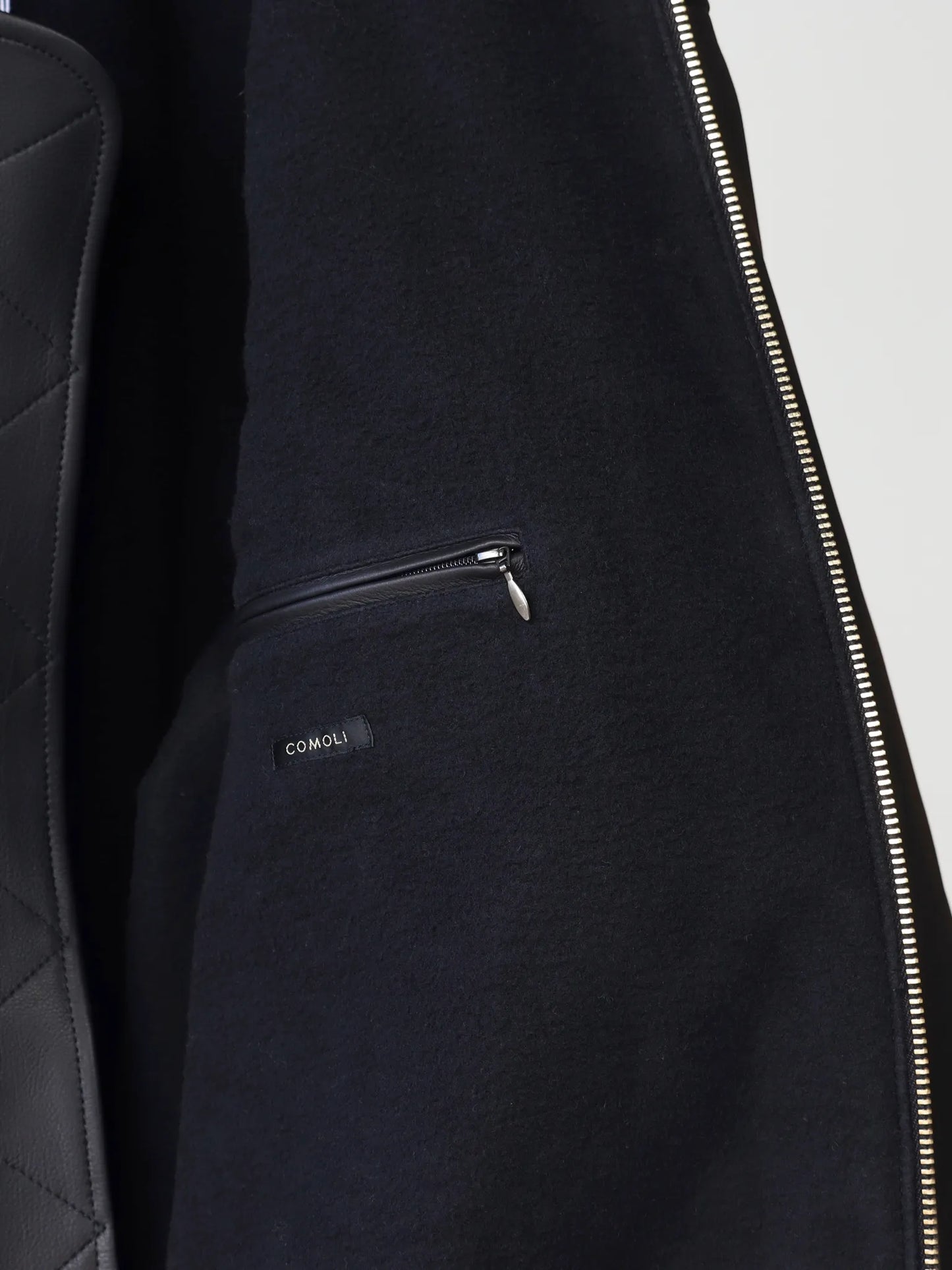 comoli-カーフスキン-ジップブルゾン-black-8