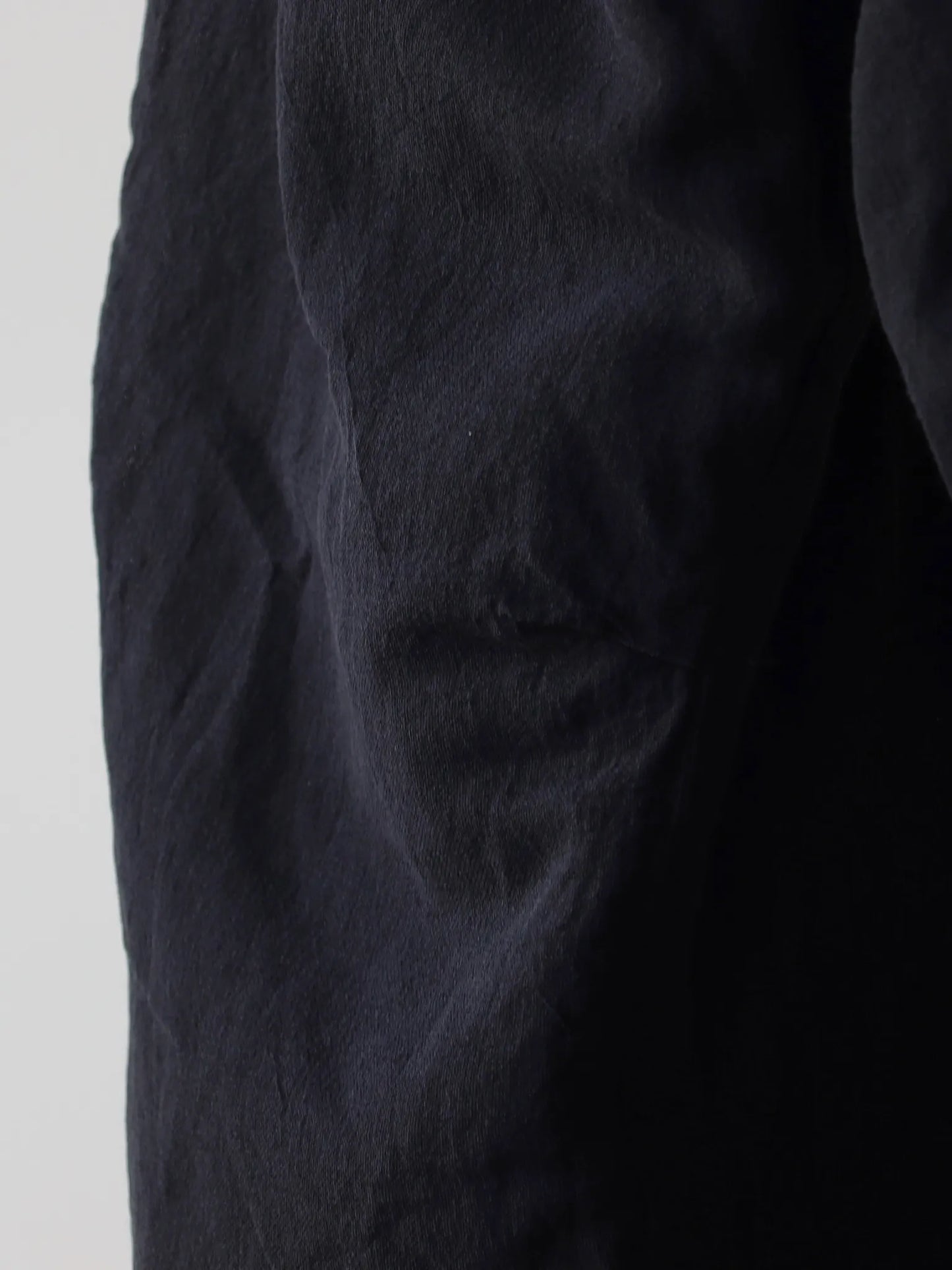 comoli-フェードブラック-ニータックパンツ-fade-black-2