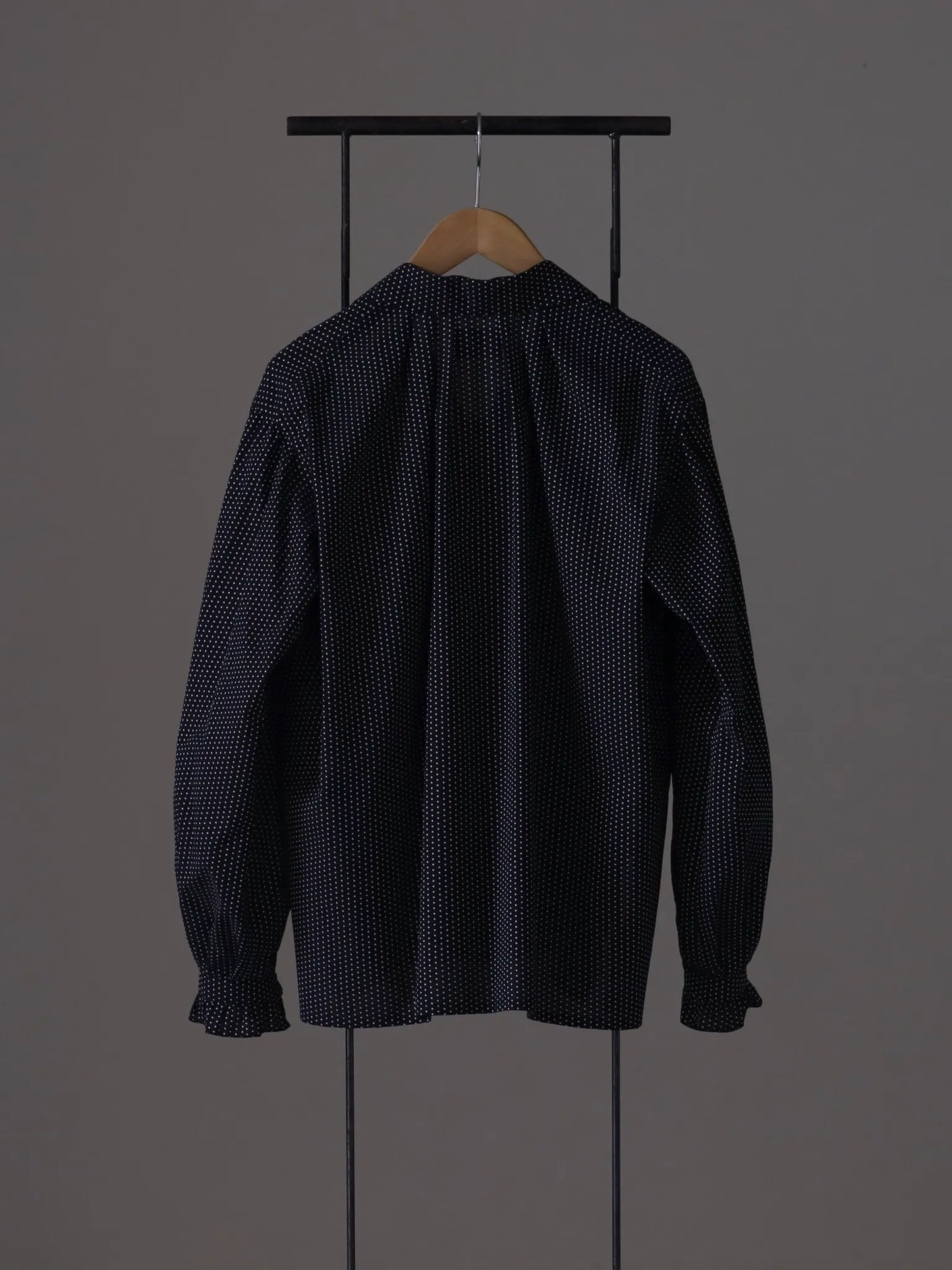 sarto-open-collar-blouse-black-o-white-10