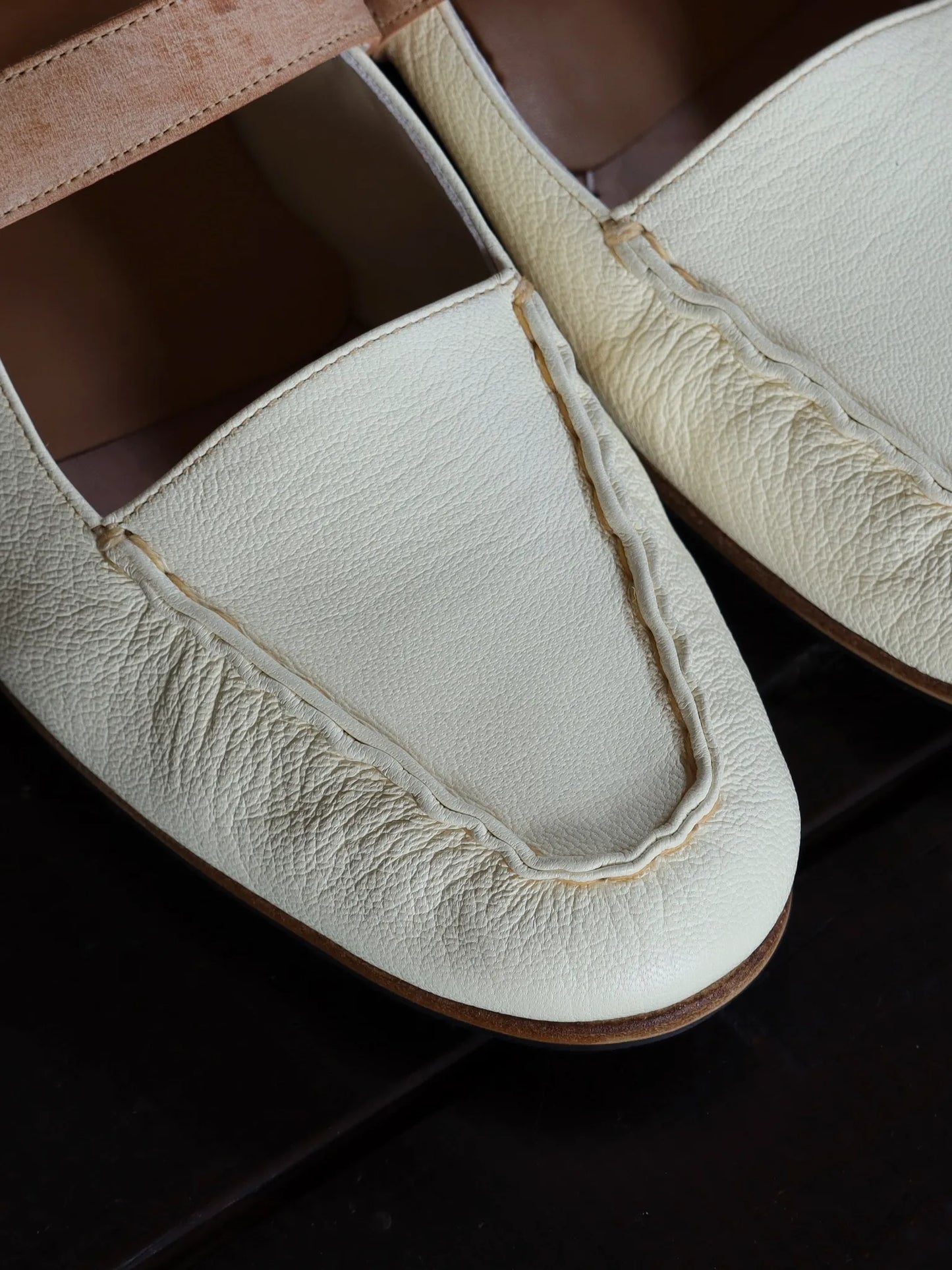 post-production-hand-moca-maryjane-white-tanned-goat-white-4