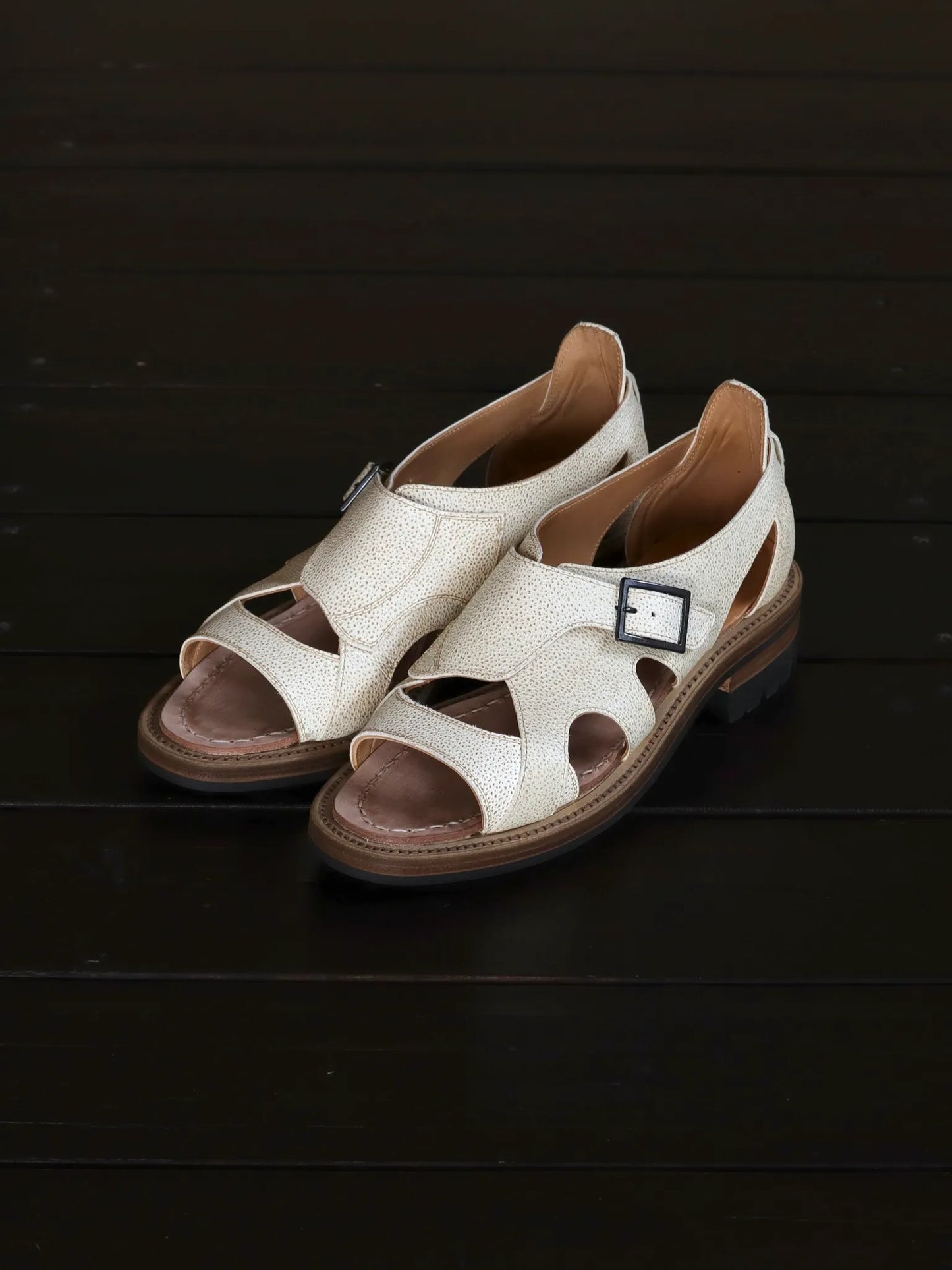 post-production-hunt-sandals-himeji-kurozan-white-1