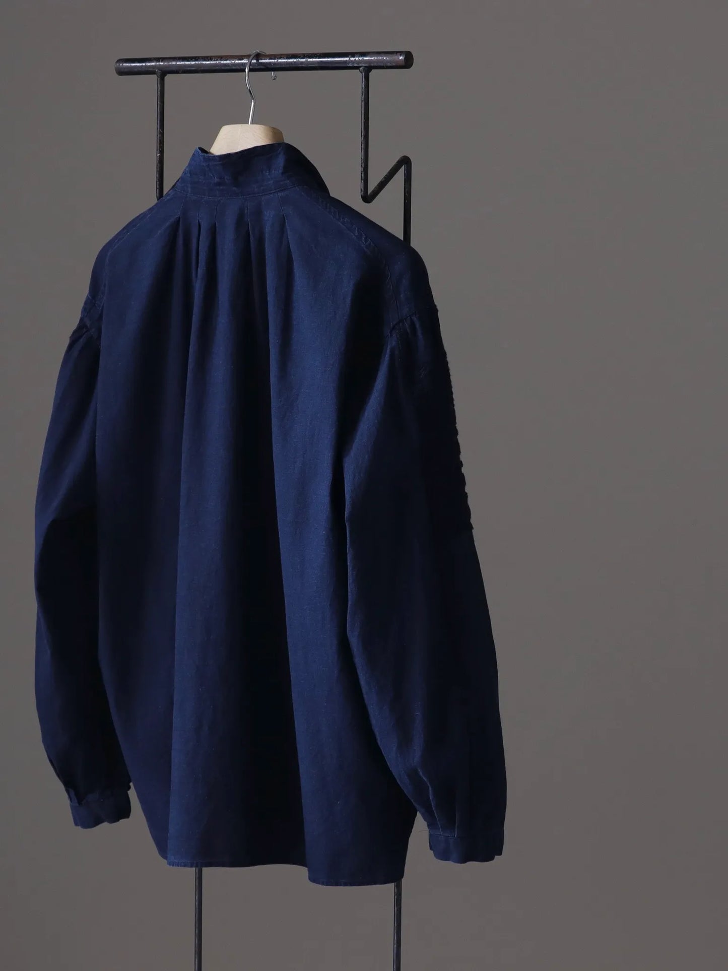 sarto-embroidery-pull-over-washed-indigo-8