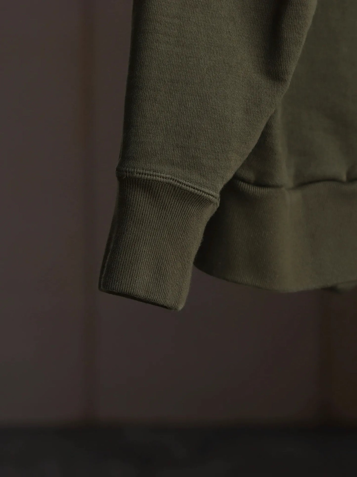 WONDER ROOM | "WHALE" crewneck sweat shirt olive