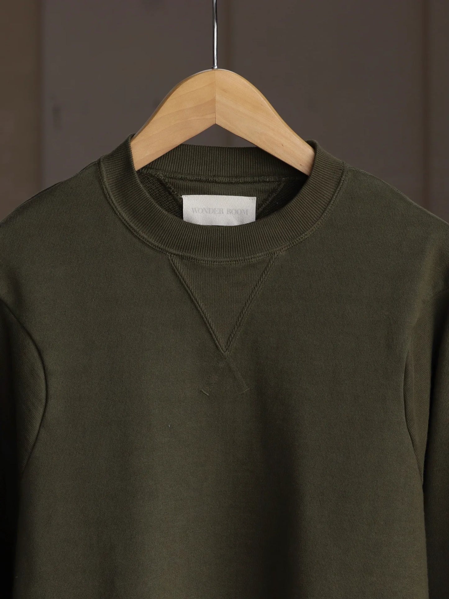 WONDER ROOM | "WHALE" crewneck sweat shirt olive