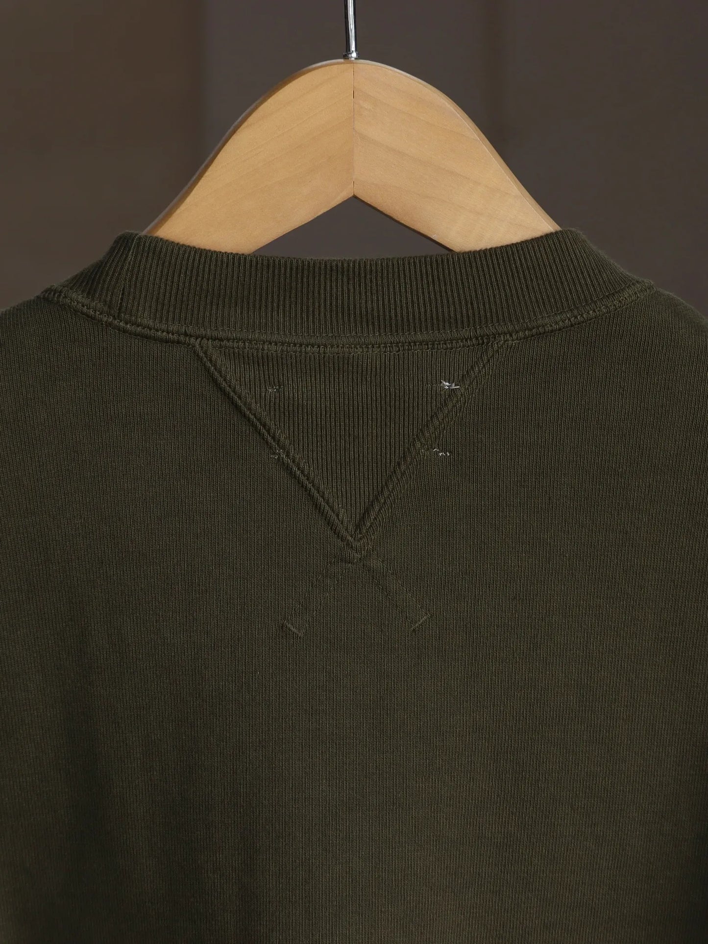 WONDER ROOM | "WHALE" crewneck sweat shirt olive