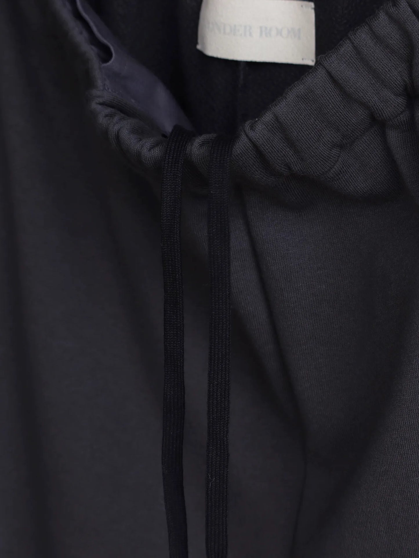WONDER ROOM | "FRIEND" Sweat Slacks v-gray