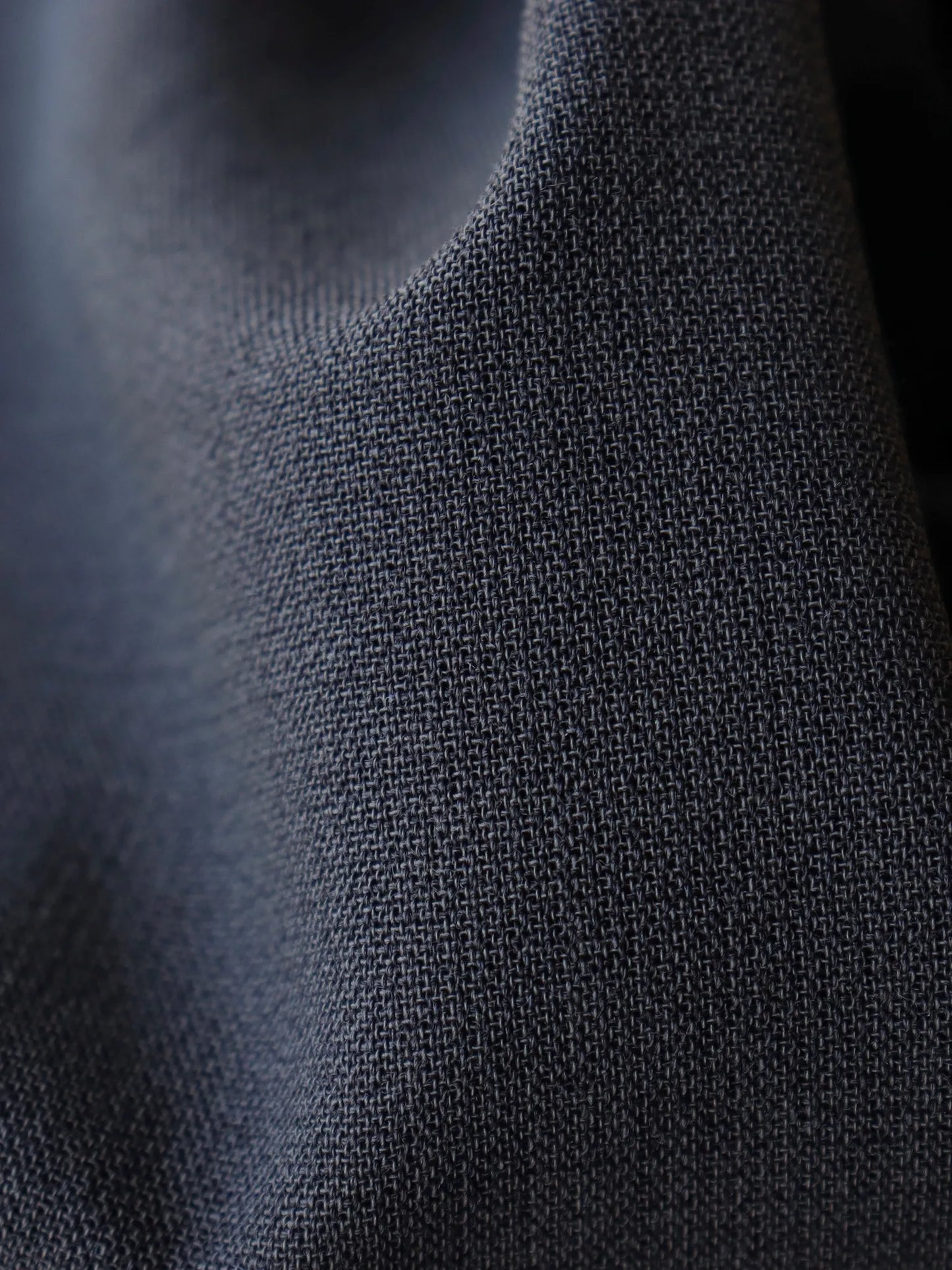 irenisa-two-tucks-tapered-trousers-d-gray-3