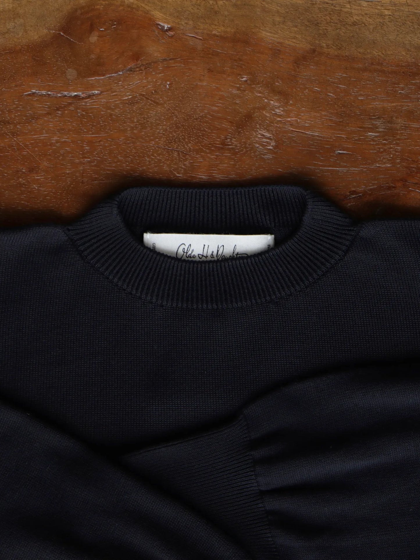 Olde H & Daughter | SILK PLAIN STITCH CREW L/S BLACK