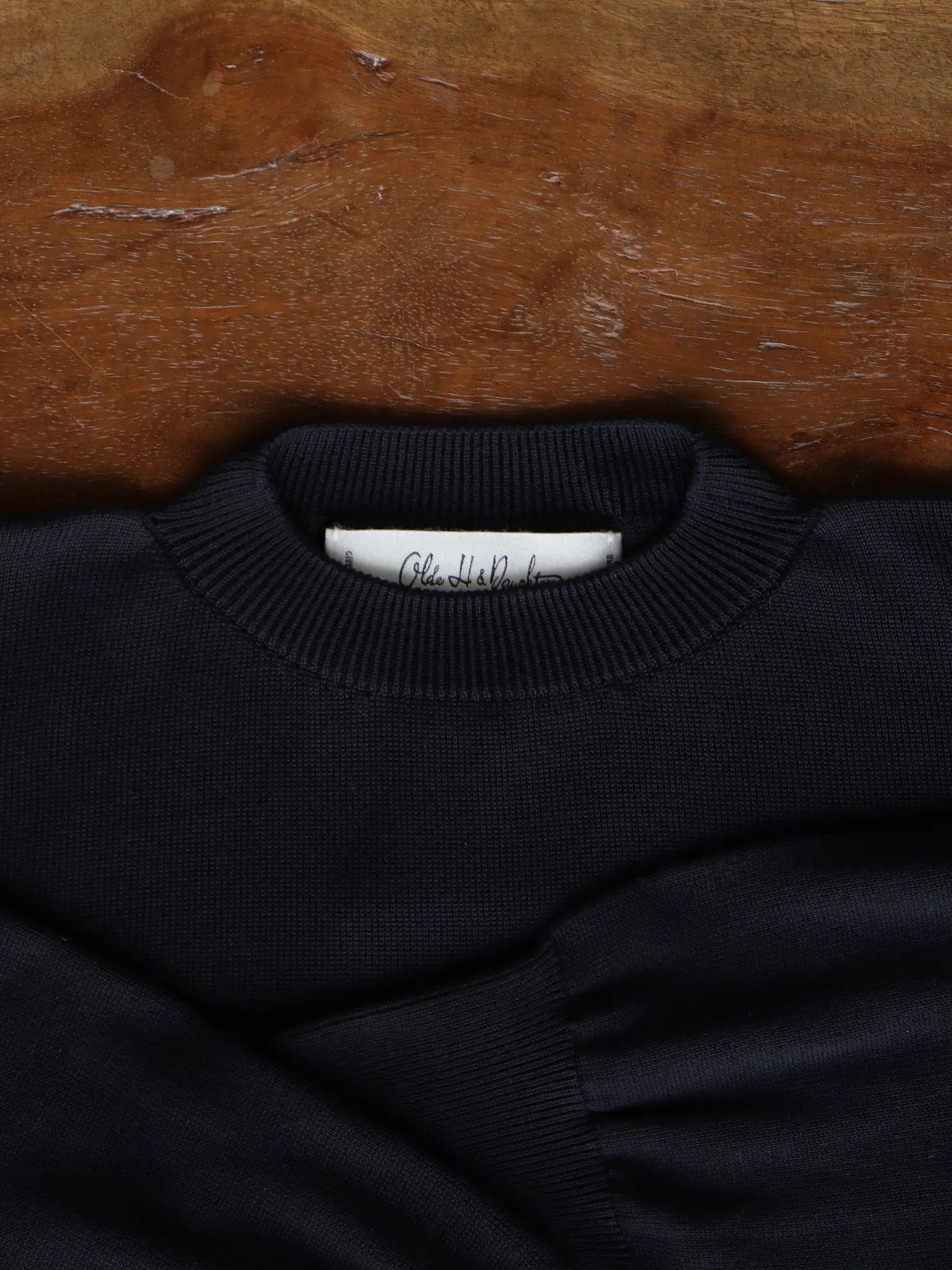 olde-h-daughter-silk-plain-stitch-crew-l-s-black-2