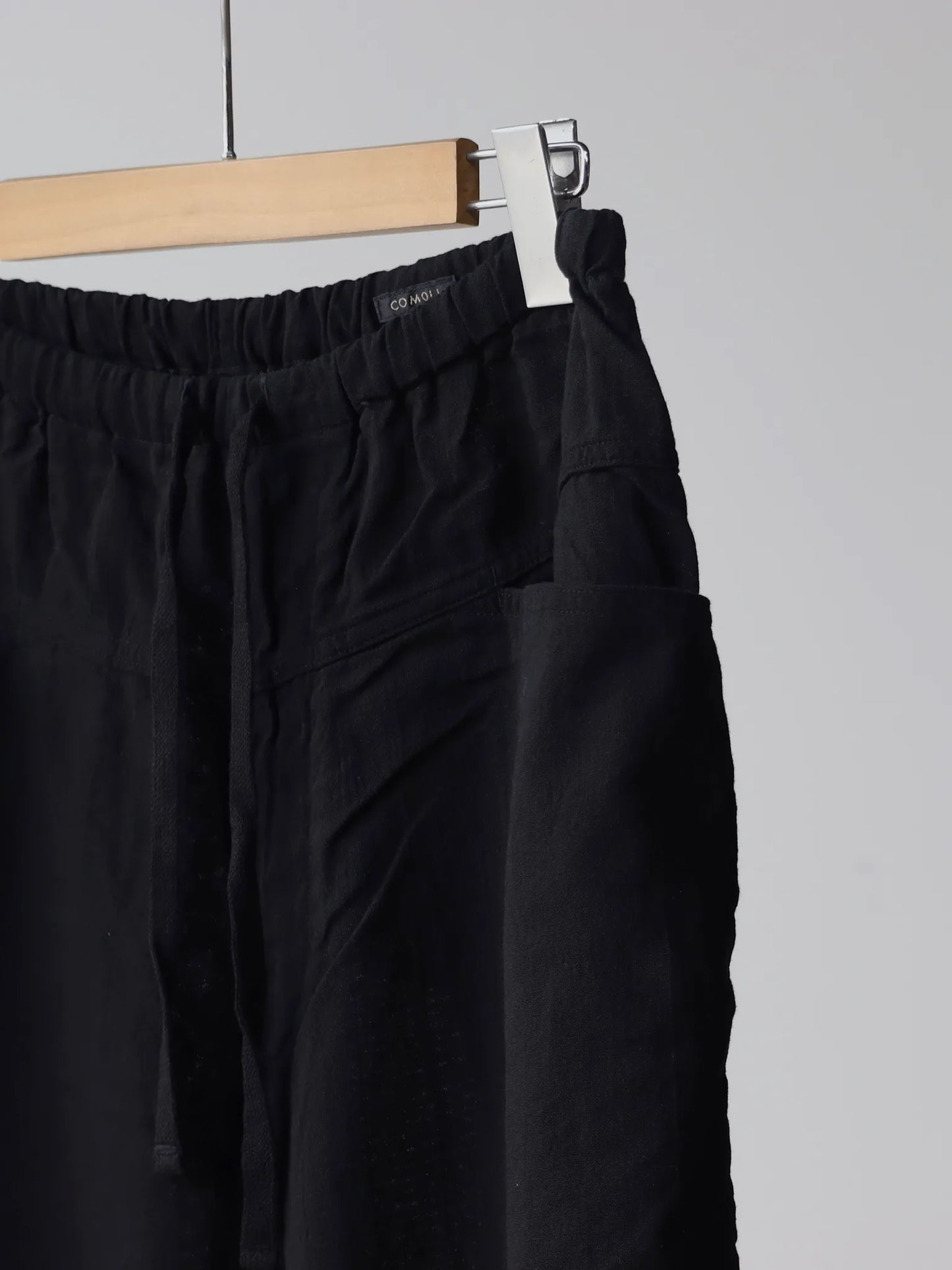 COMOLI | オックス ドローストリングパンツ BLACK