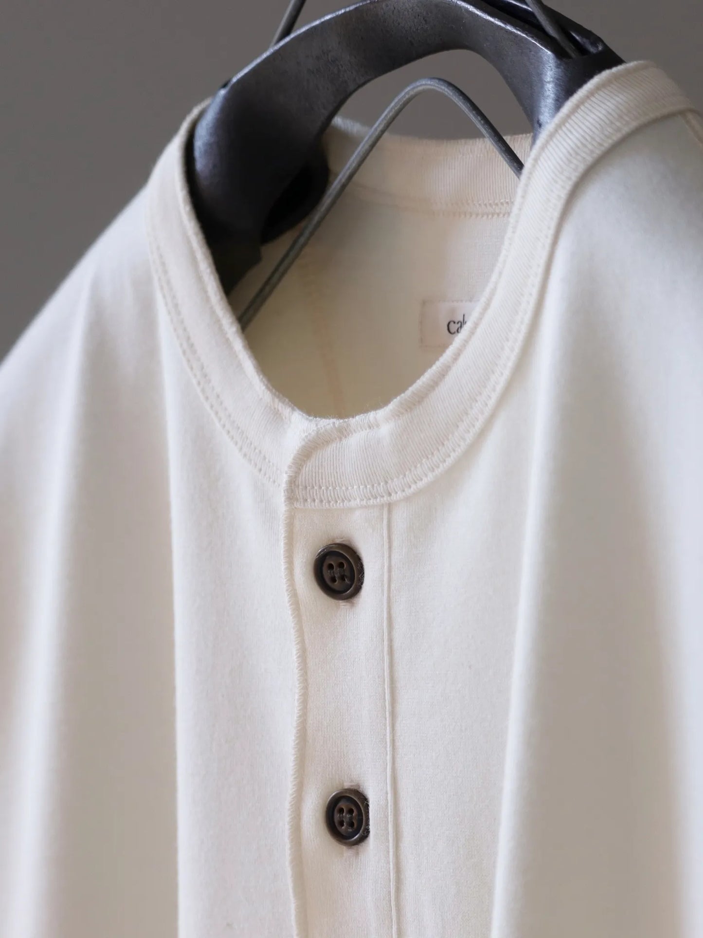 calmlence-henley-neck-t-shirt-owht-4