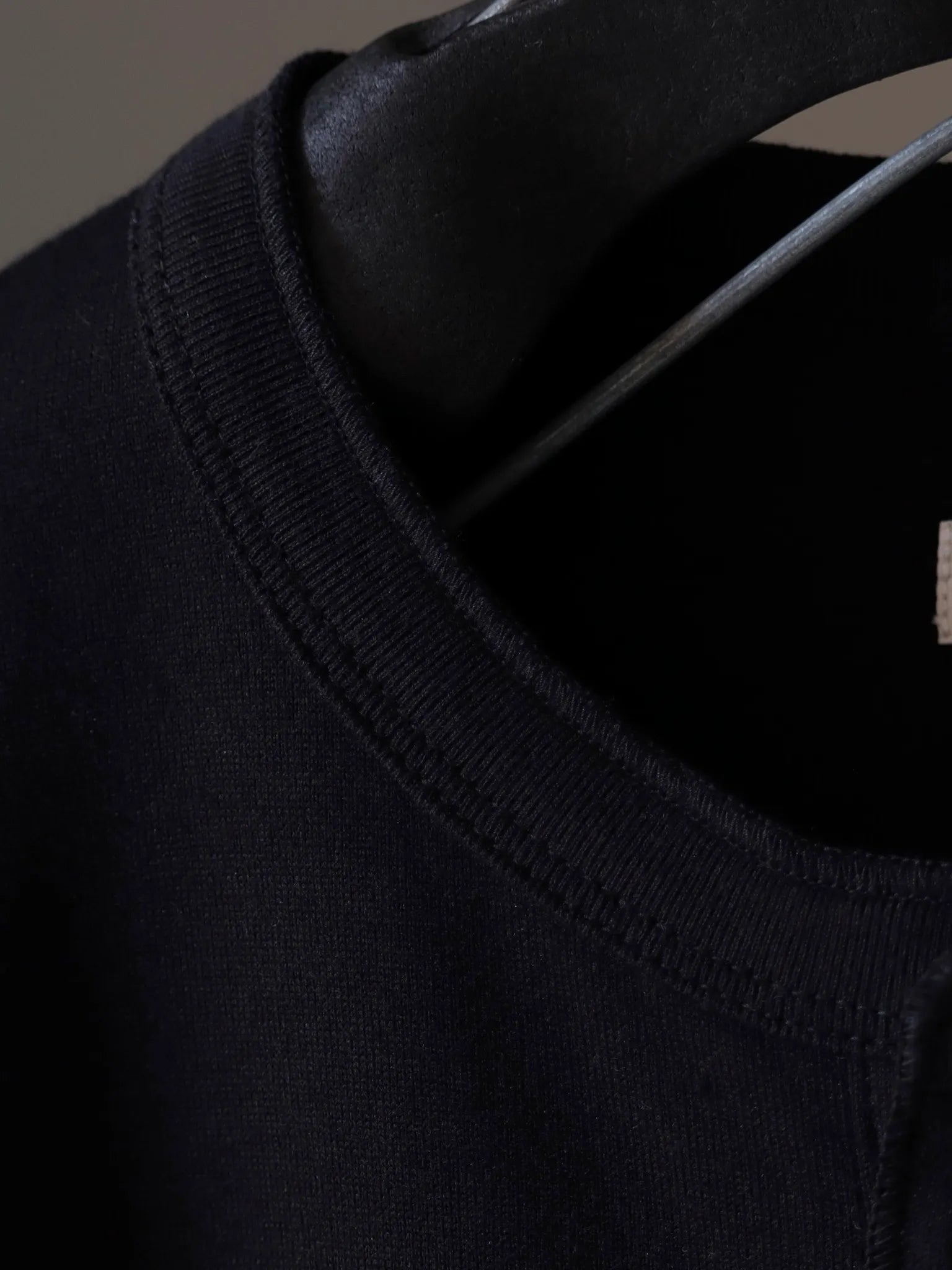 calmlence-henley-neck-t-shirt-blk-4