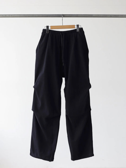 comoli-コットンジャージ-ニータックパンツ-black-1