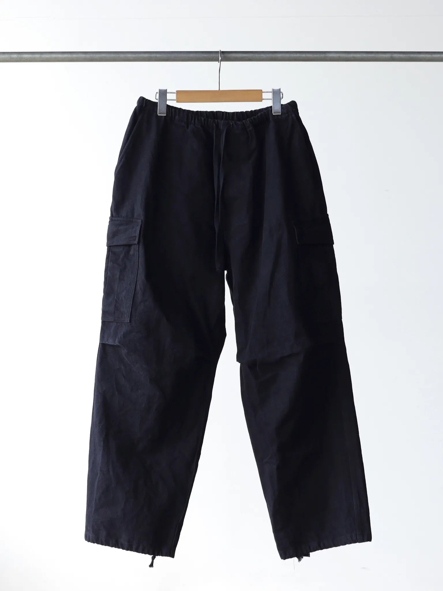 COMOLI ブラックドリル 6Pパンツ BLACK | CASANOVA&CO (カサノヴァ COMOLI ブラックドリル 6Pパンツ BLACK | CASANOVA&CO (カサノヴァ