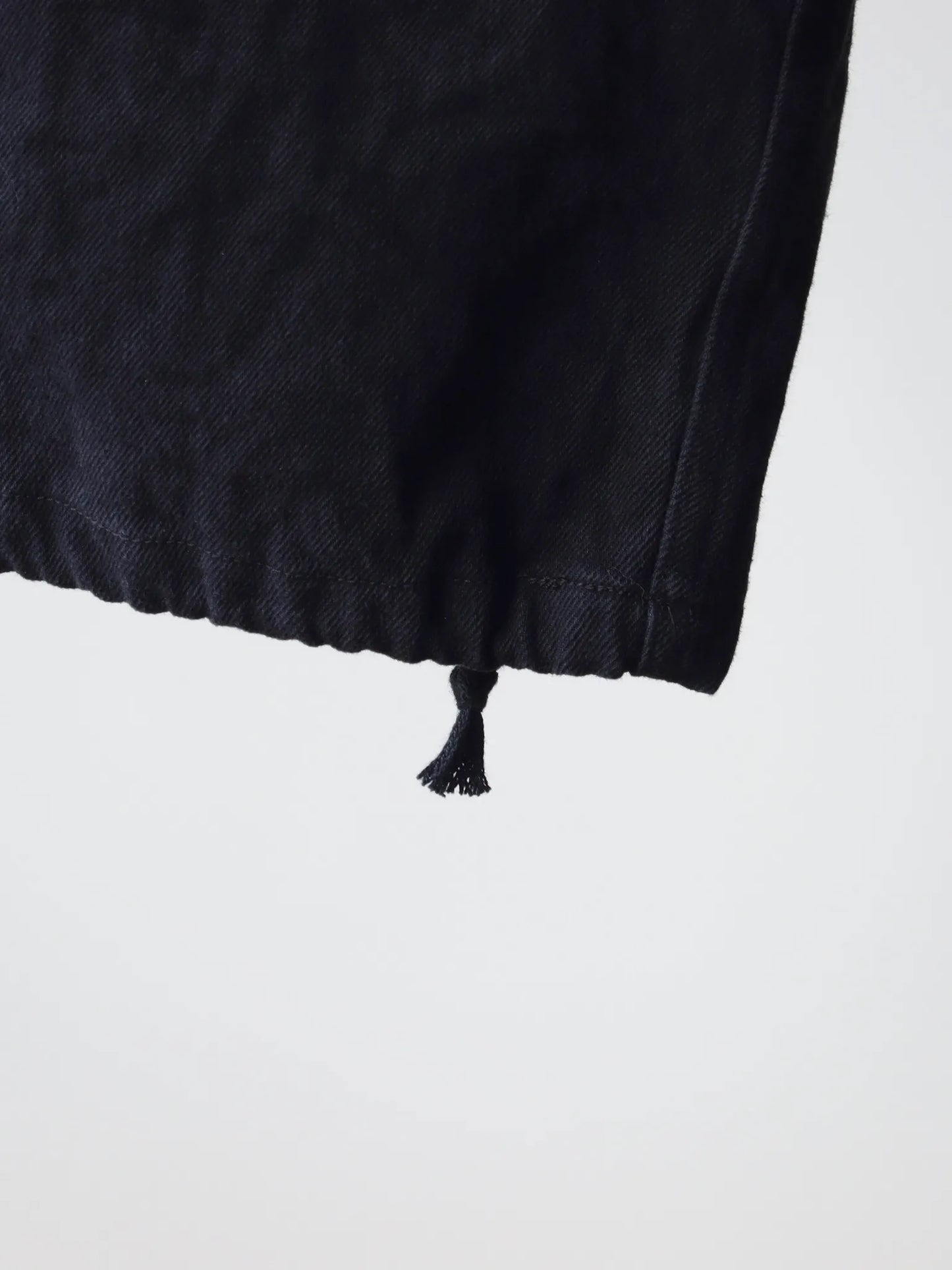 comoli-ブラックドリル-6pパンツ-black-5